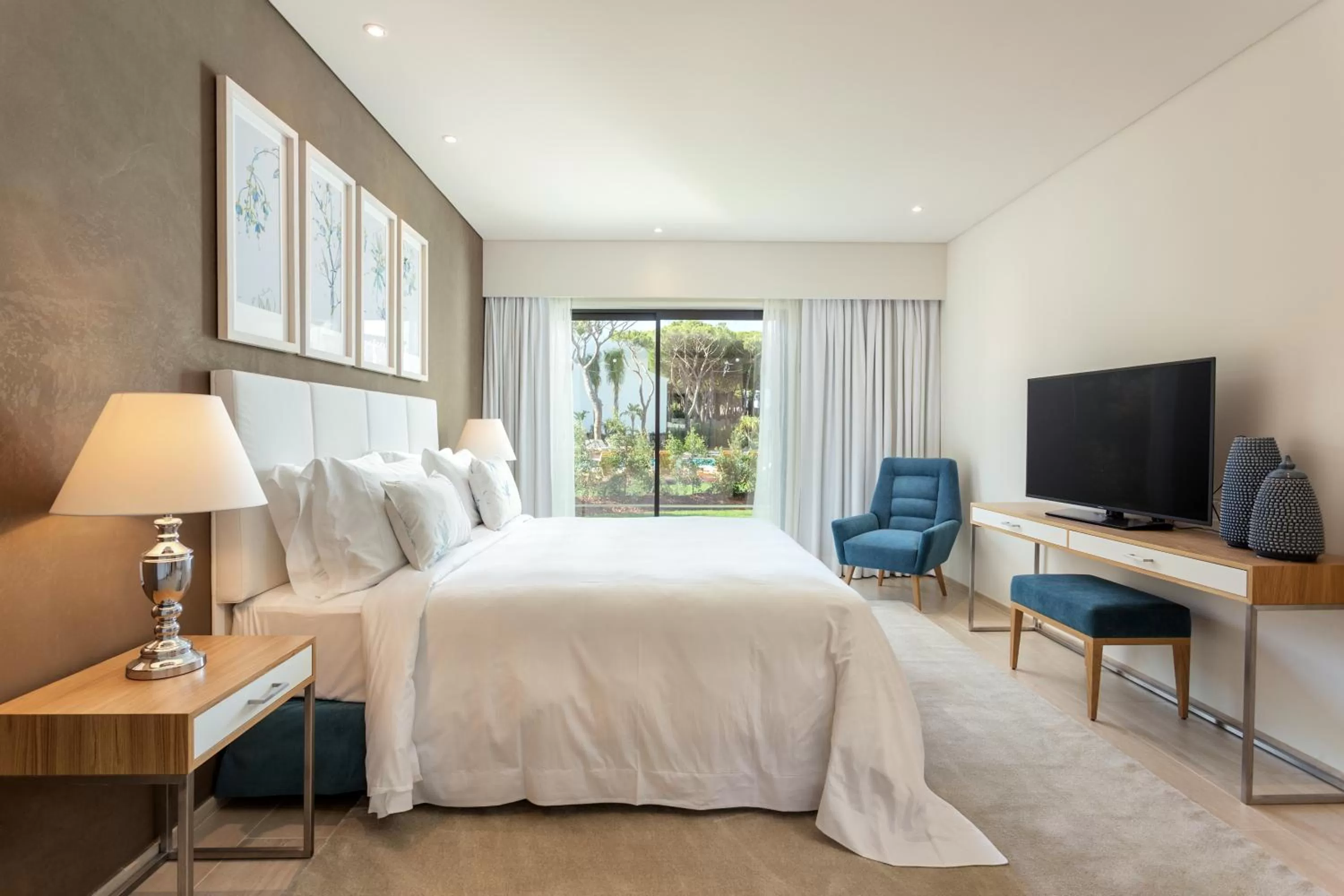 Bed in Pine Cliffs Gardens