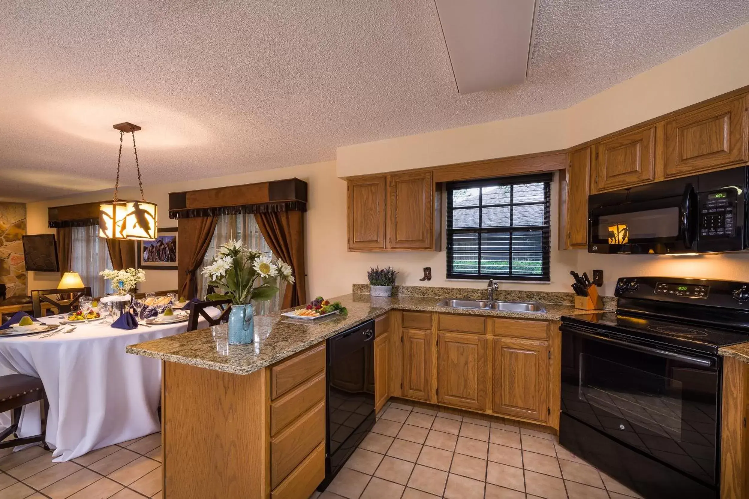 Kitchen or kitchenette, Kitchen/Kitchenette in Westgate River Ranch Resort & Rodeo