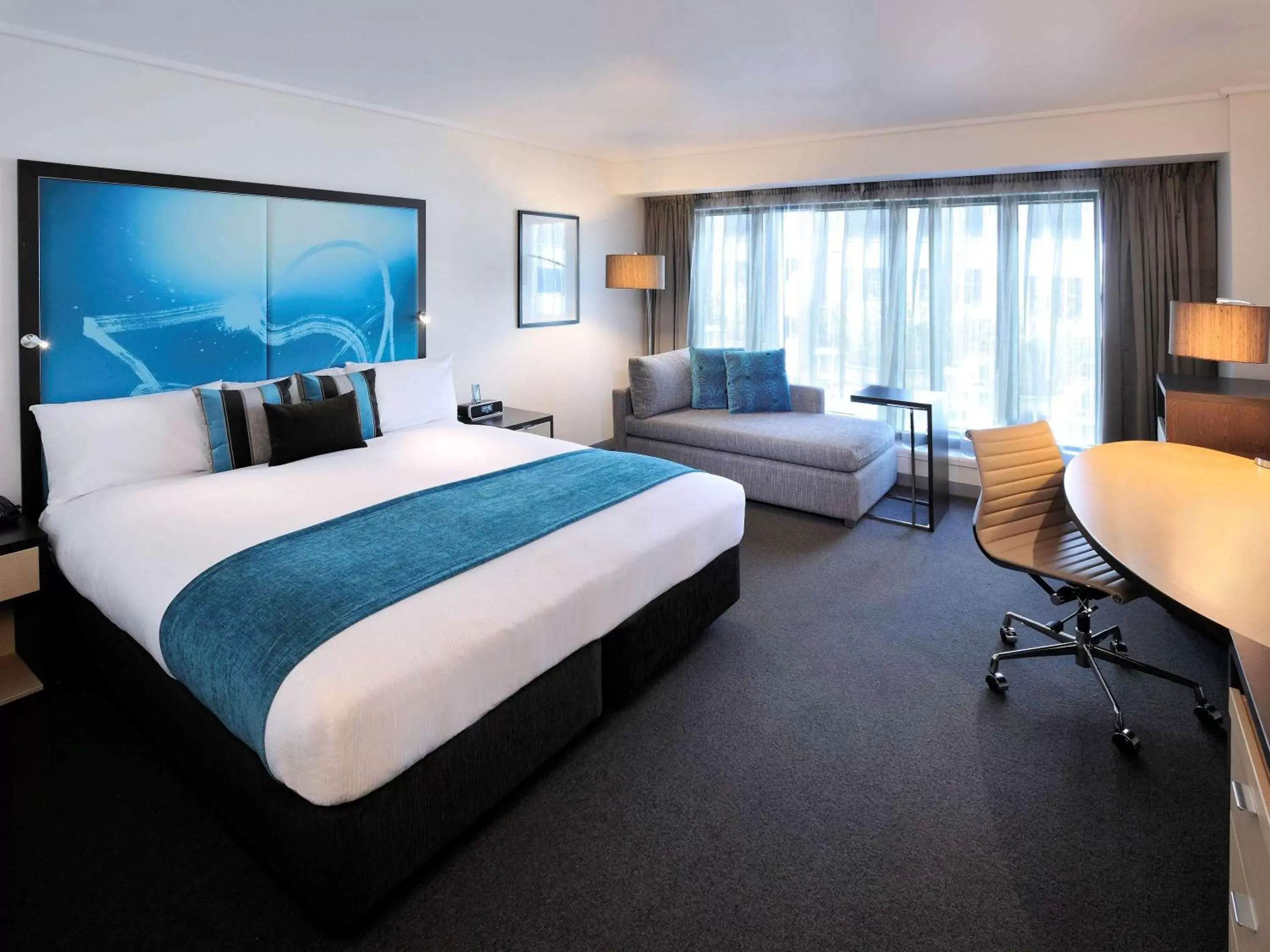 Photo of the whole room in Novotel Melbourne On Collins