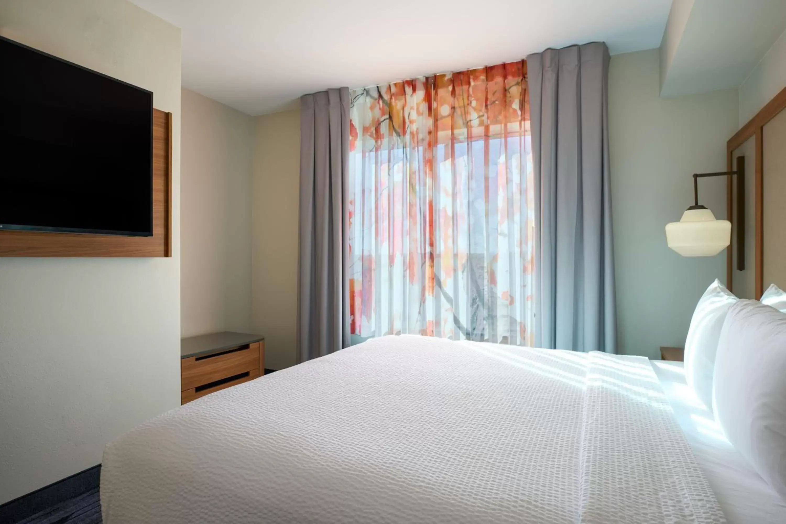 Bedroom, Bed in Fairfield Inn and Suites by Marriott Winchester