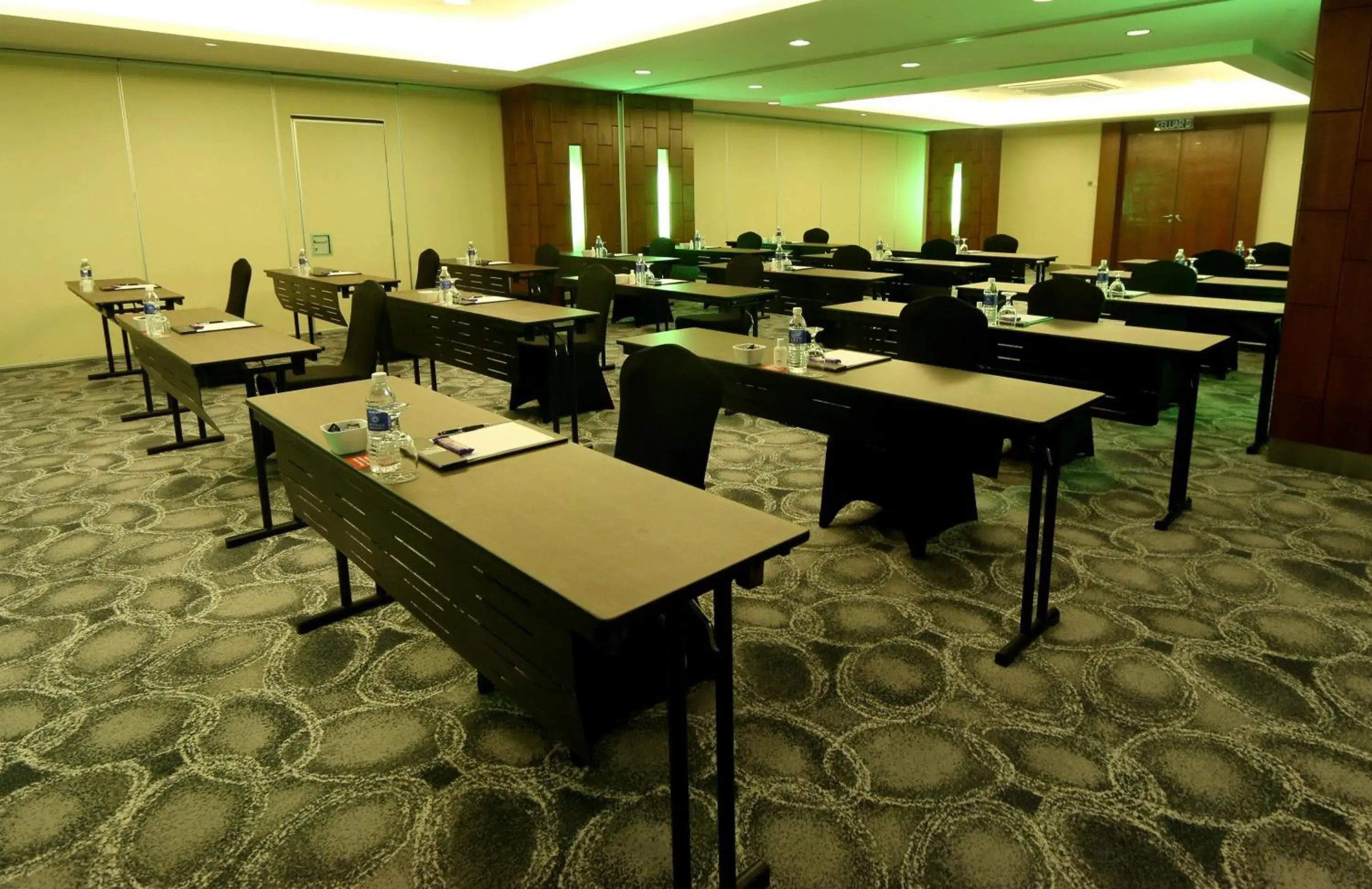 Meeting/conference room, Restaurant/Places to Eat in Perdana Kuala Lumpur City Centre