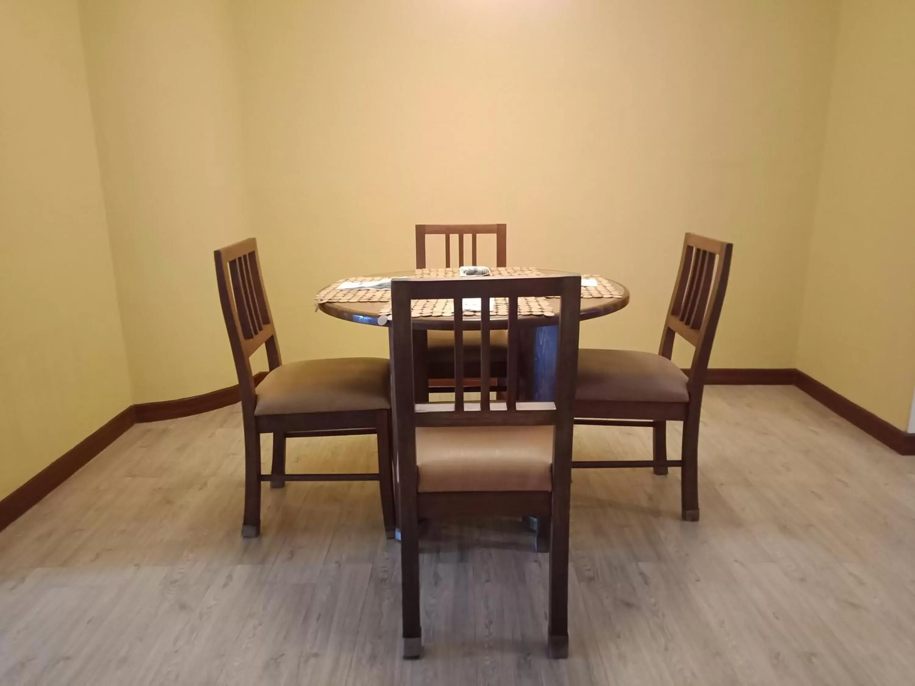 Dining Area in Days Hotel by Wyndham Iloilo