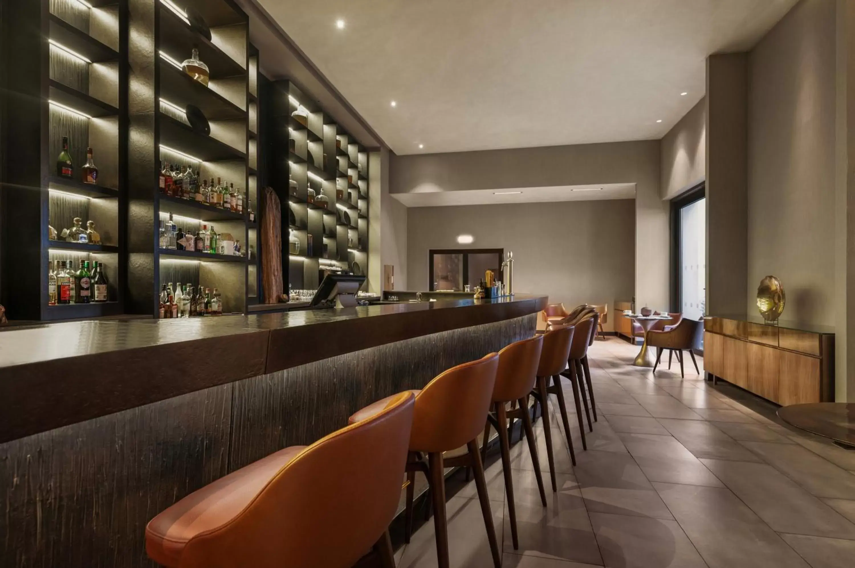 Lounge or bar, Restaurant/Places to Eat in Hilton Porto Gaia