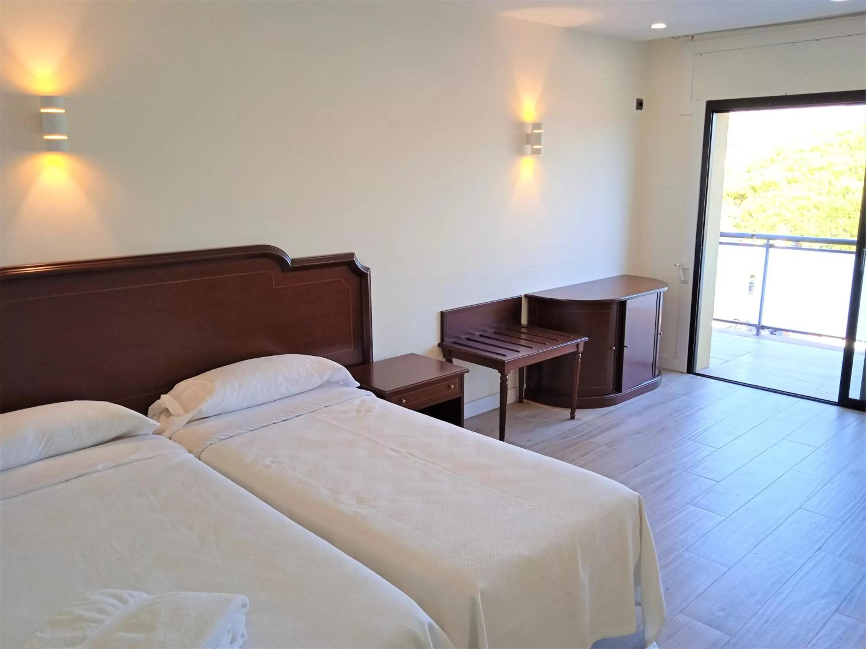 Photo of the whole room, Bed in Hotel 153