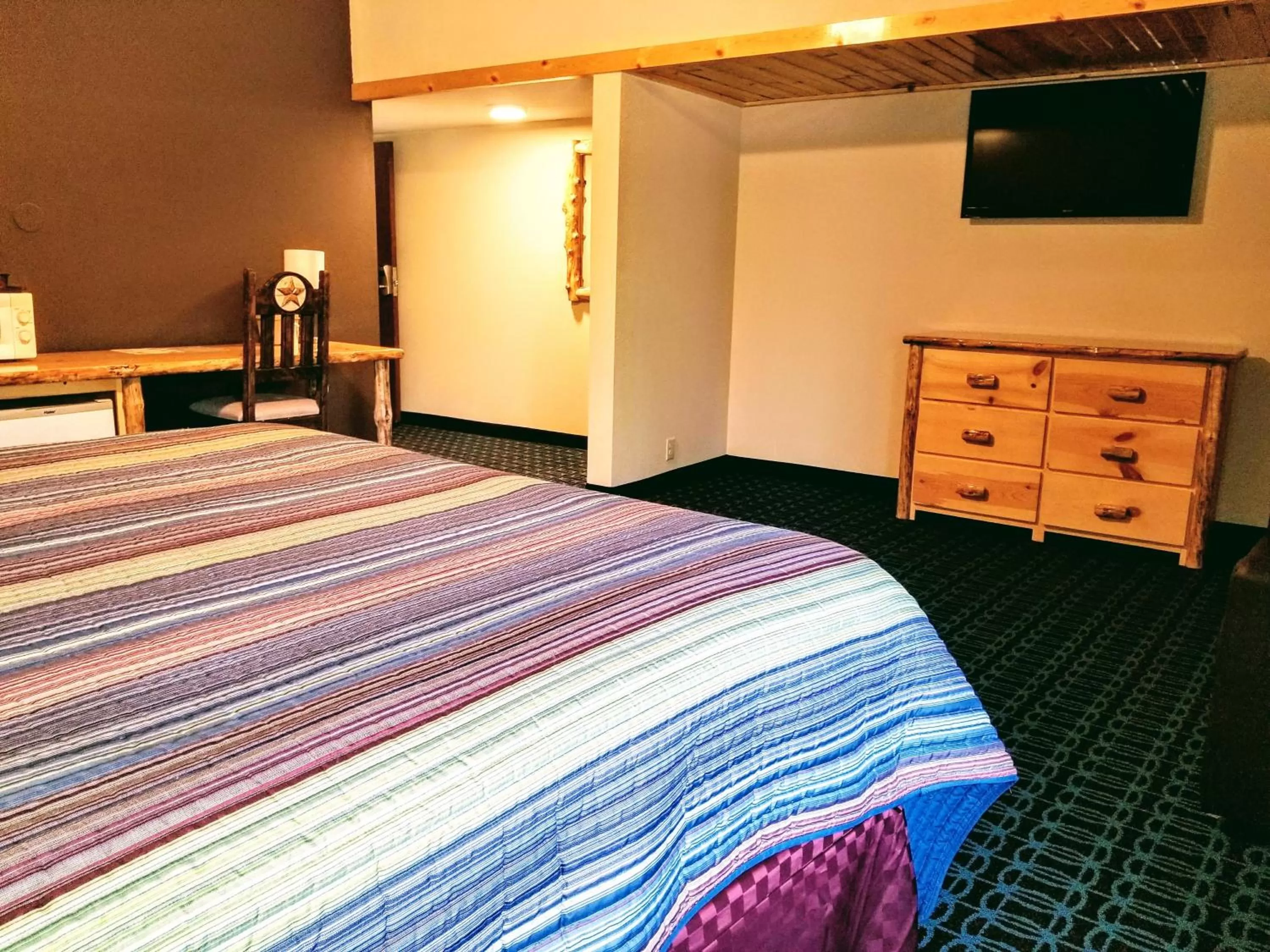 Bed in Round Barn Lodge