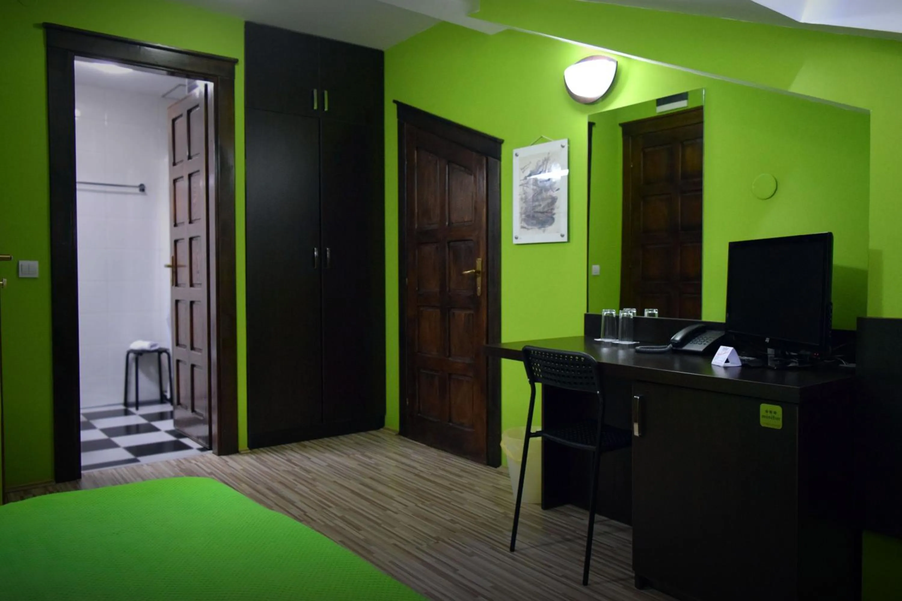 Photo of the whole room in Hotel Theatre