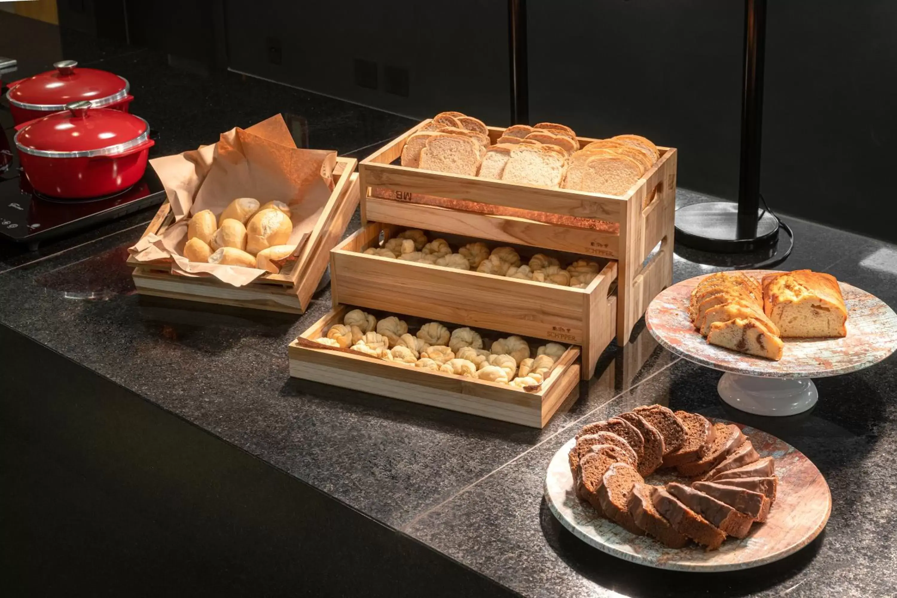 Food and drinks in Intercity Canoas Food and drinks in Intercity Canoas