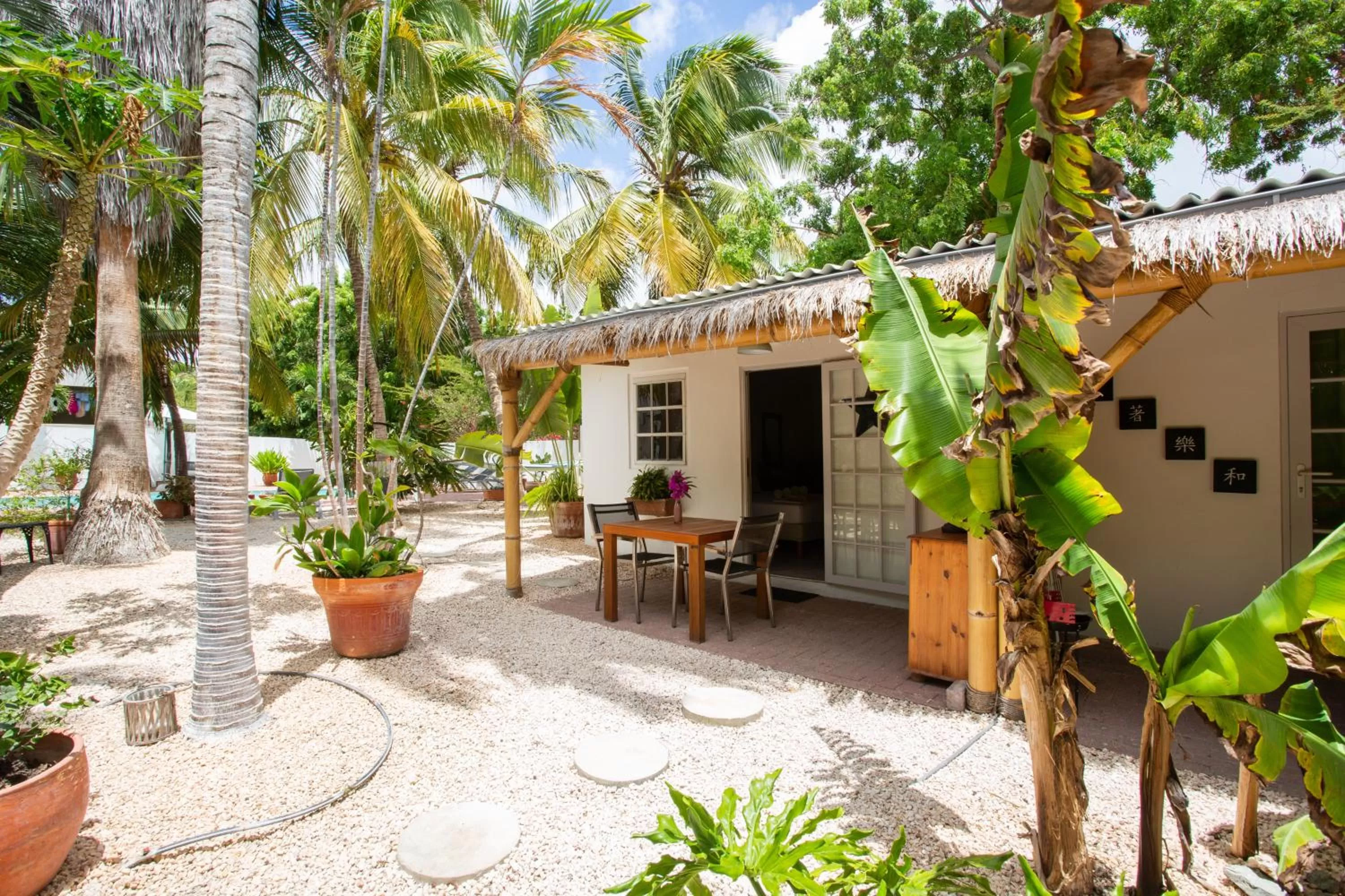 Facade/entrance in B&B Sombre di Kabana