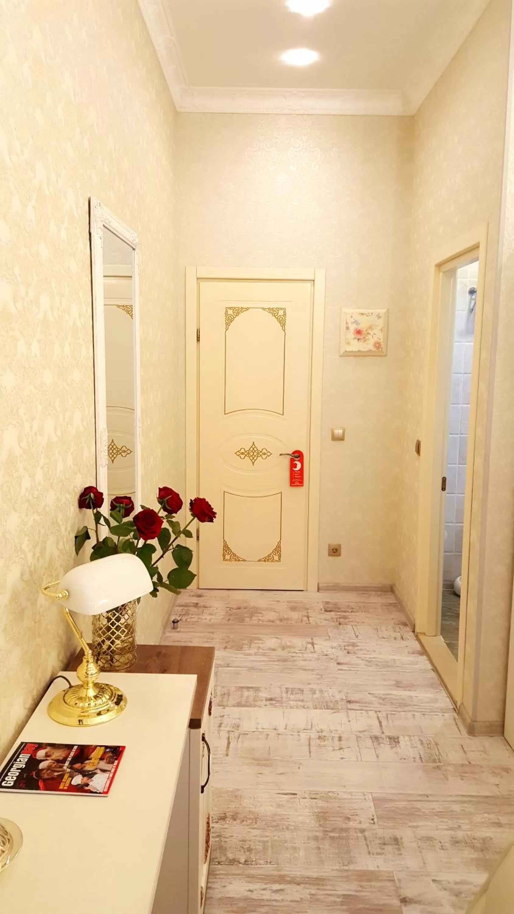 Photo of the whole room in English Home Hotel Tbilisi