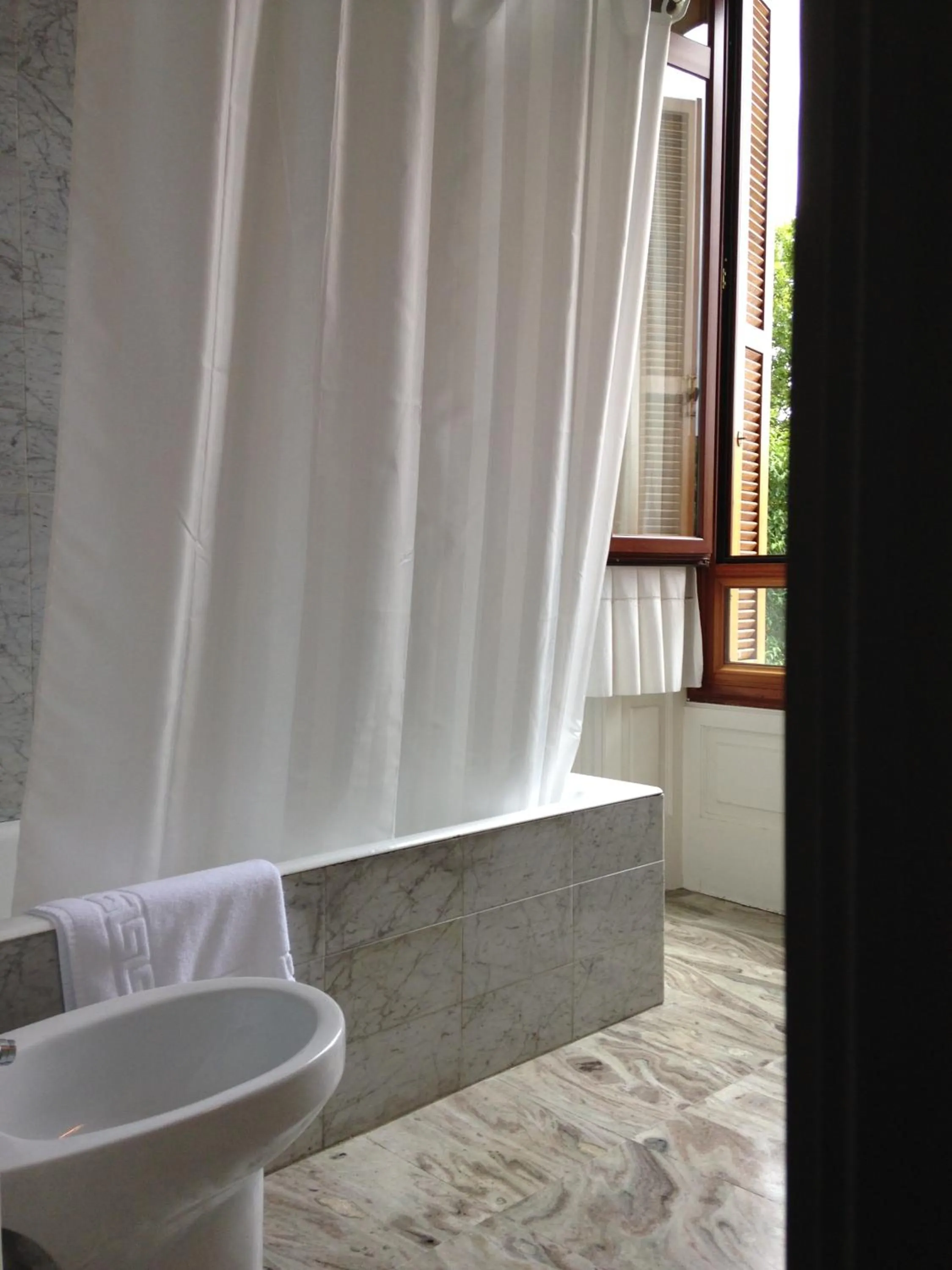 Bathroom in Hotel Olajauregi