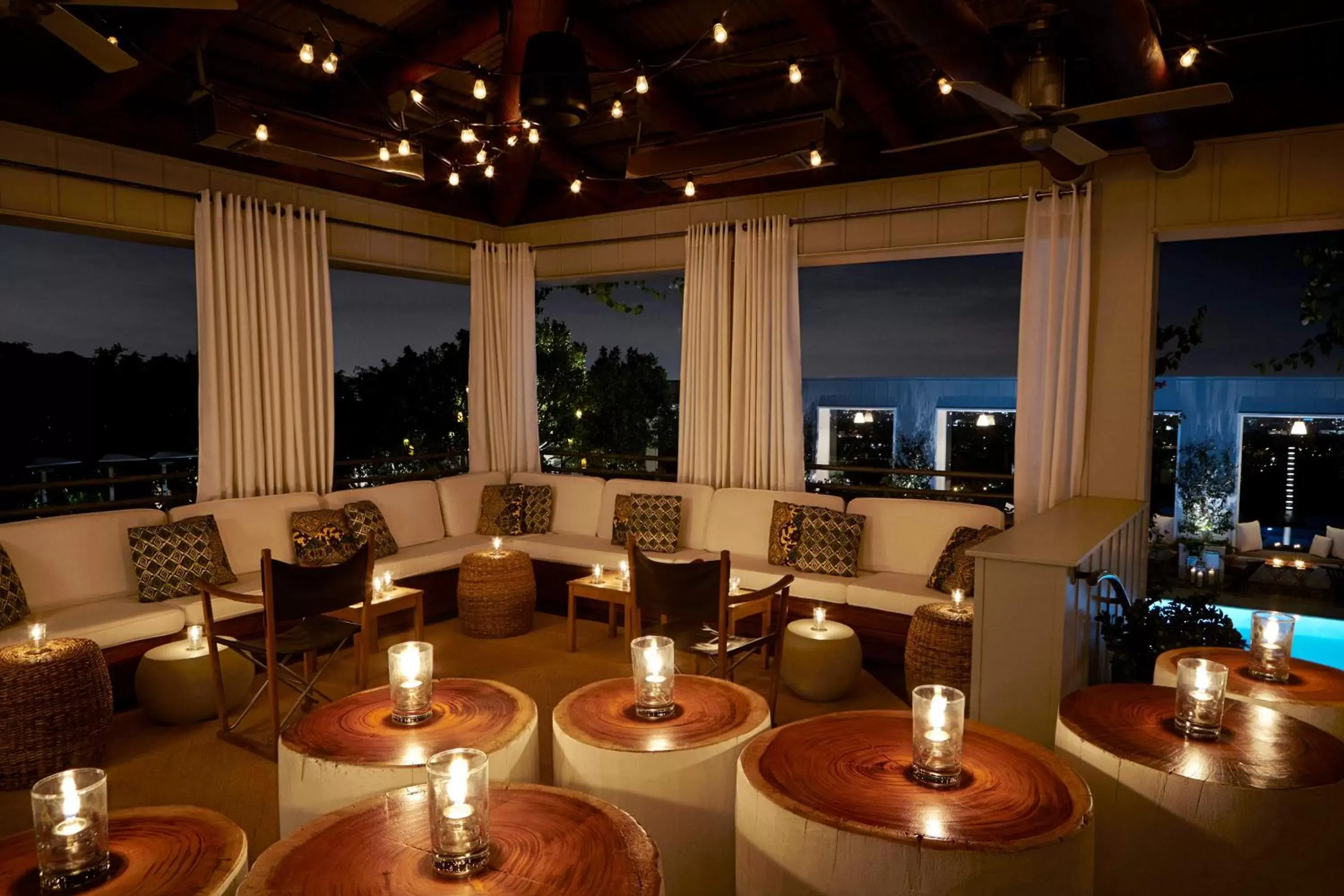 Lounge or bar, Restaurant/Places to Eat in Mondrian Los Angeles in West Hollywood