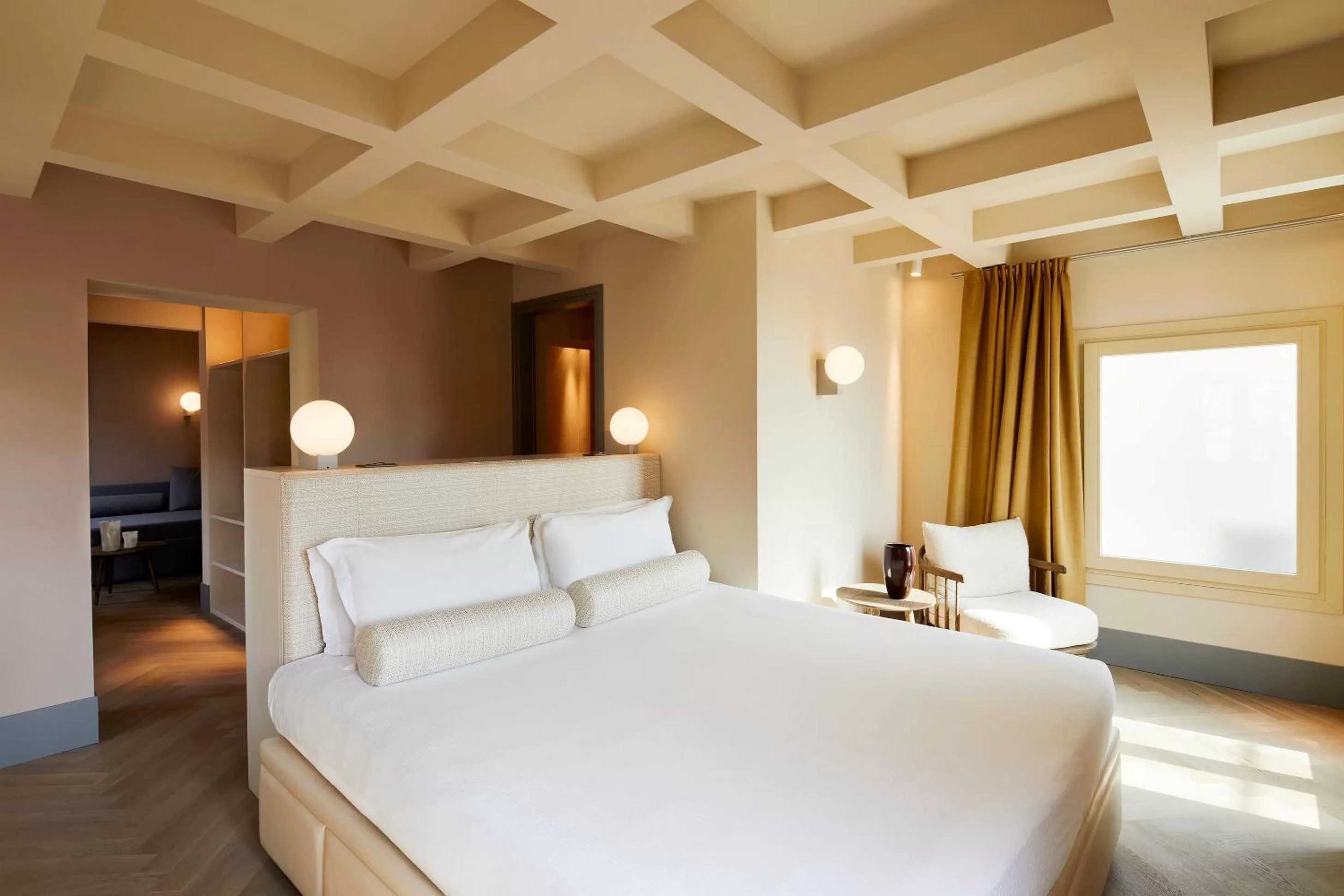 Photo of the whole room, Bed in Hotel Dei Dragomanni