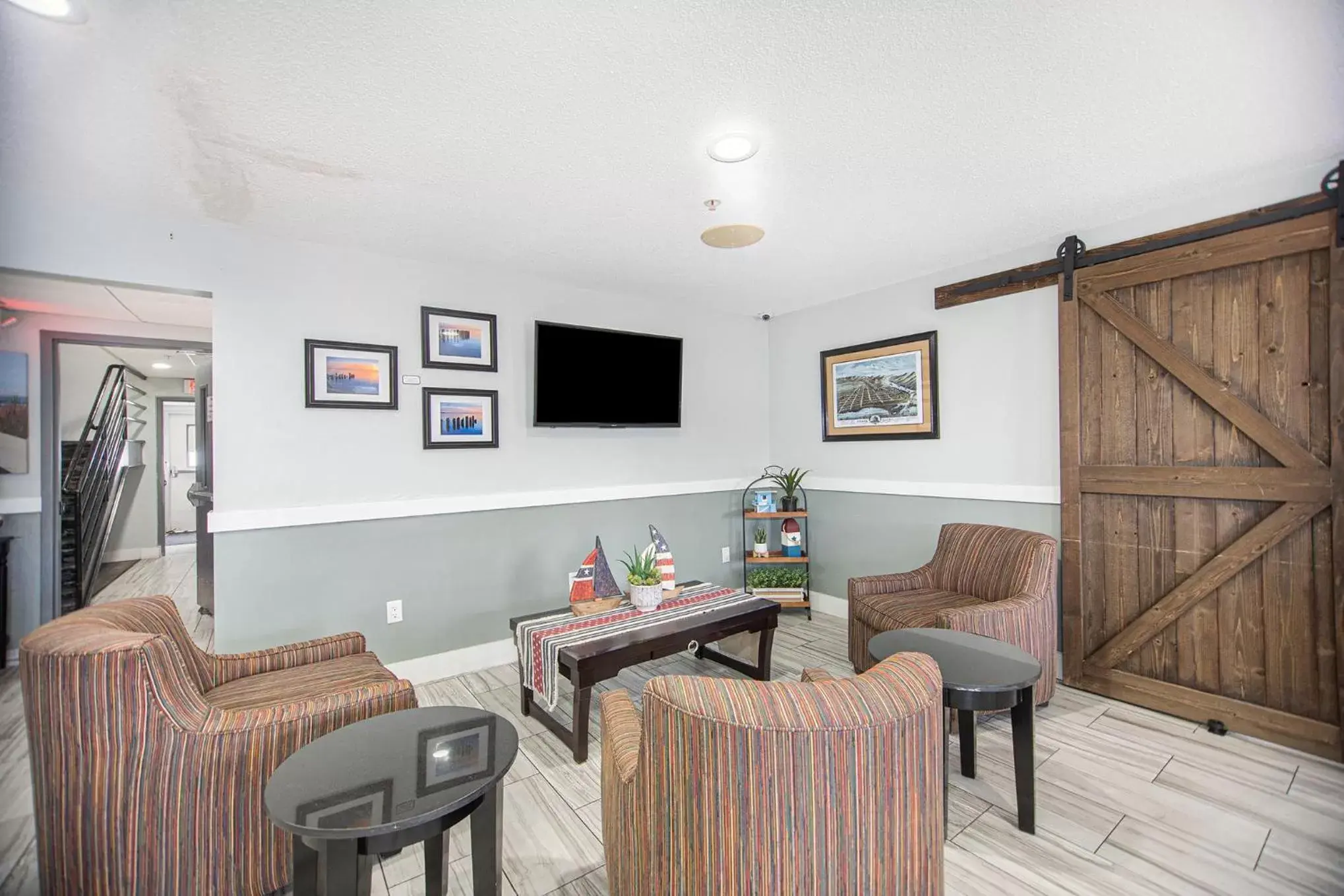 Lobby or reception in Baymont by Wyndham Grand Haven Lobby or reception in Baymont by Wyndham Grand Haven