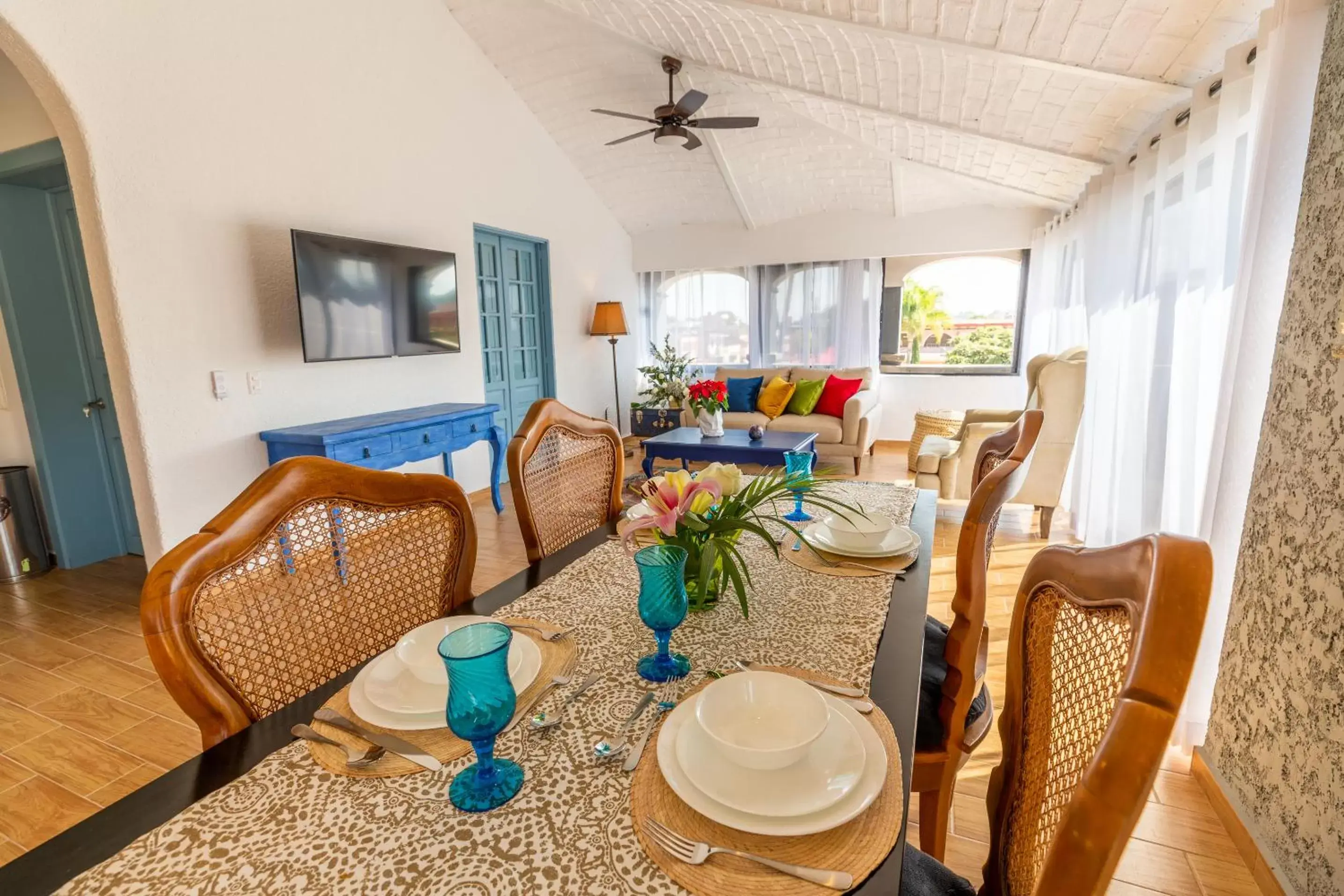 Seating Area in Plaza Chapala Hotel