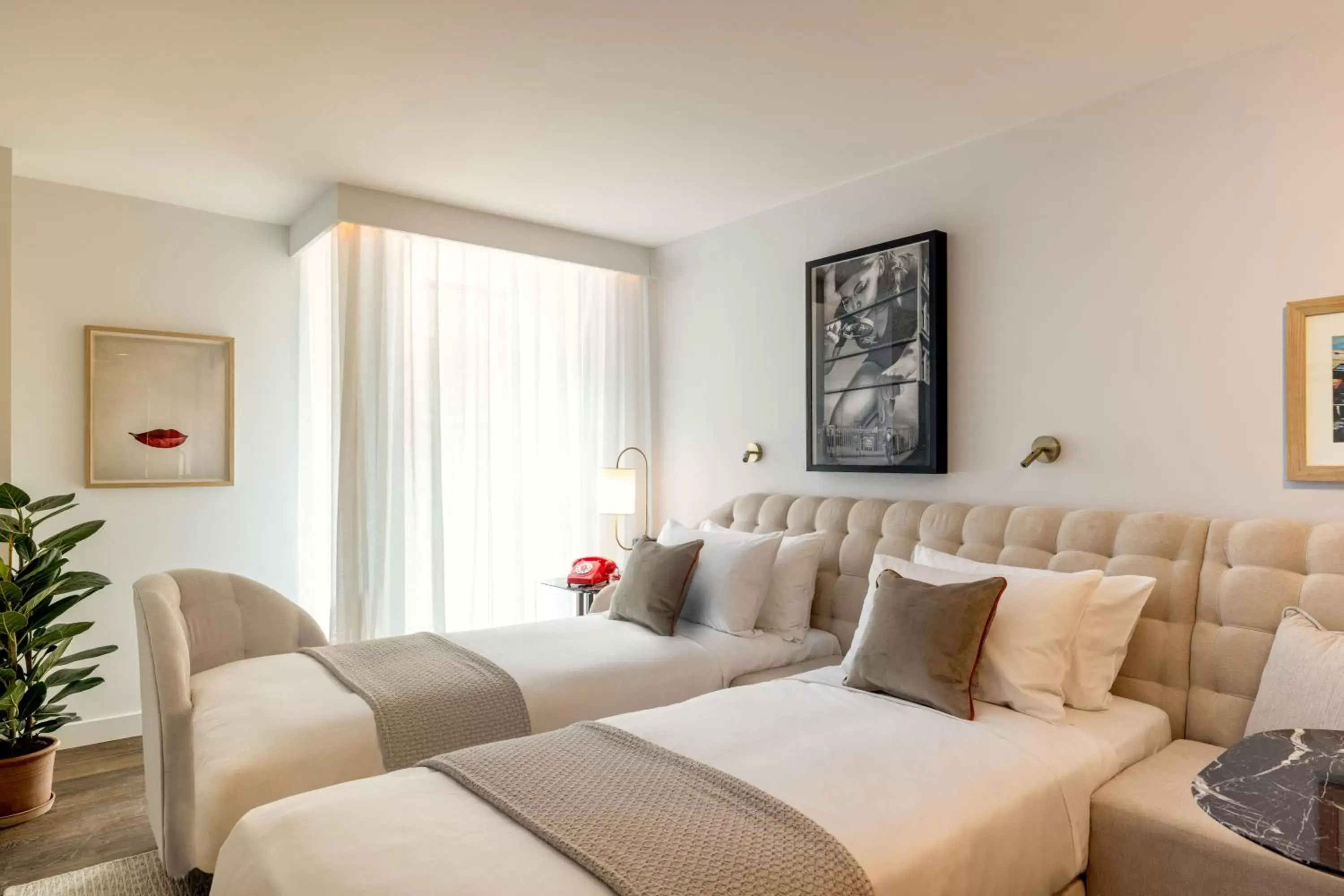 Chamber Twin in Virgin Hotels Glasgow Chamber Twin in Virgin Hotels Glasgow