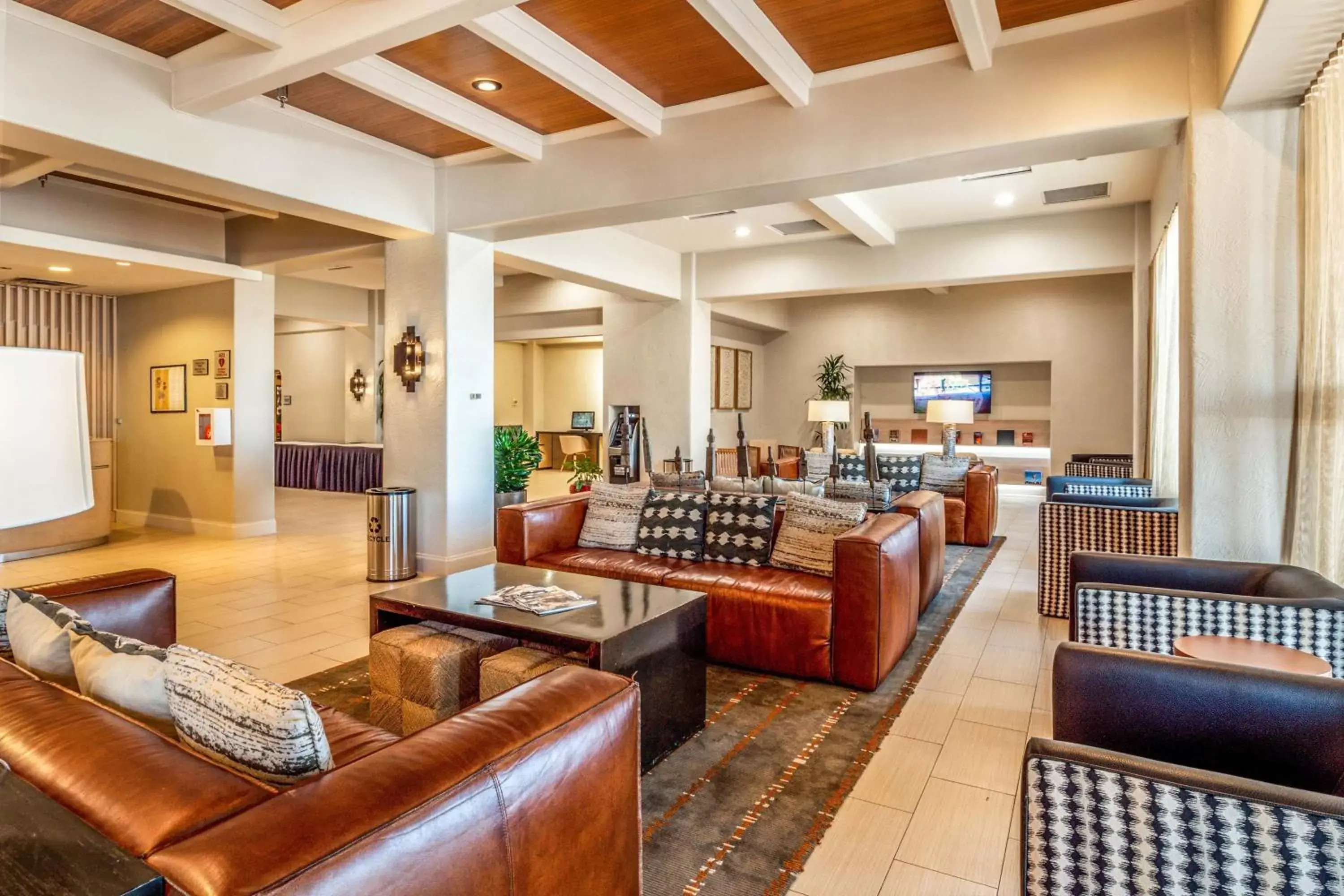 Lobby or reception, Seating Area in Sheraton Albuquerque Airport Hotel