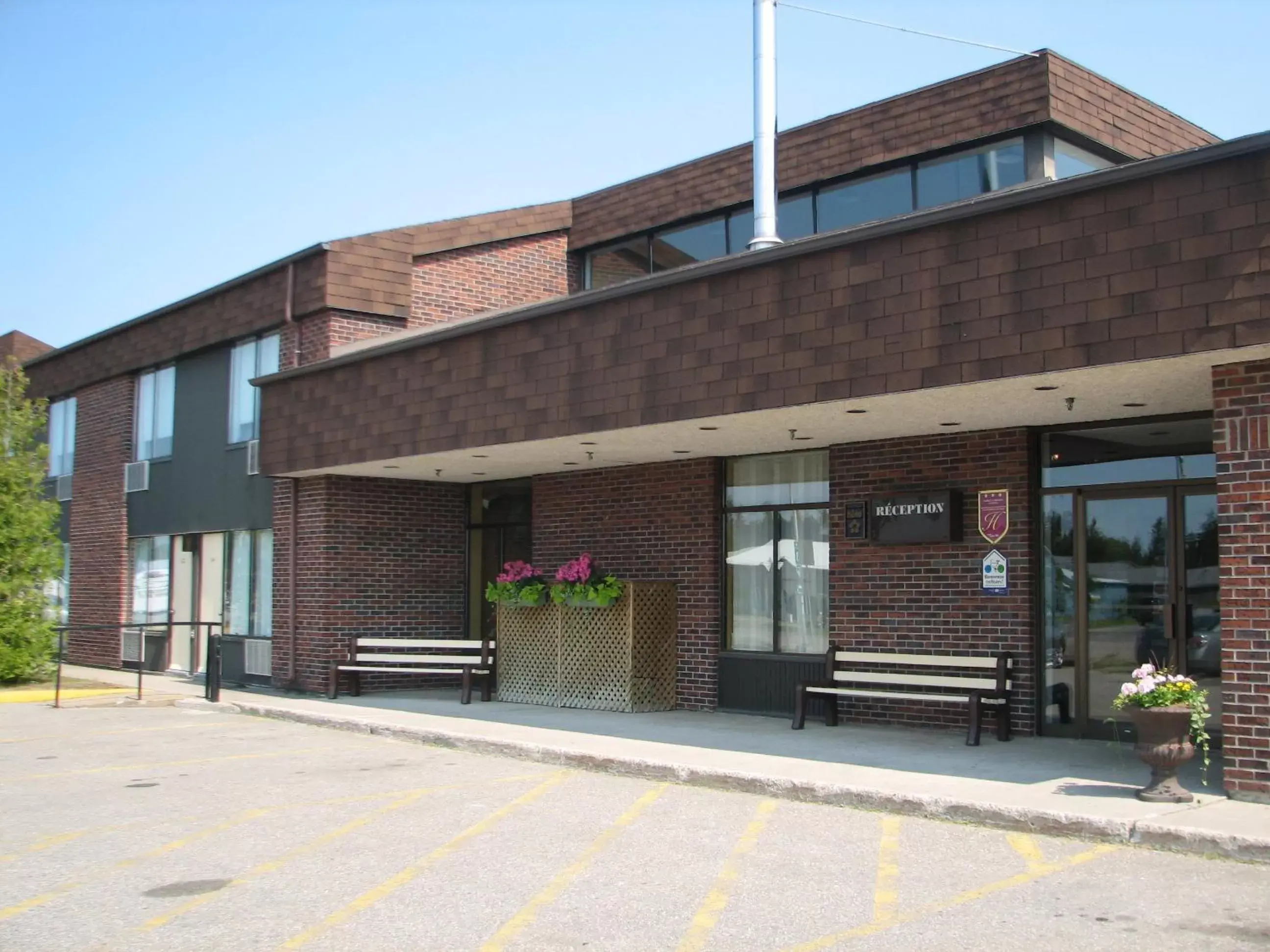 Facade/entrance, Property Building in Auberge La Diligence