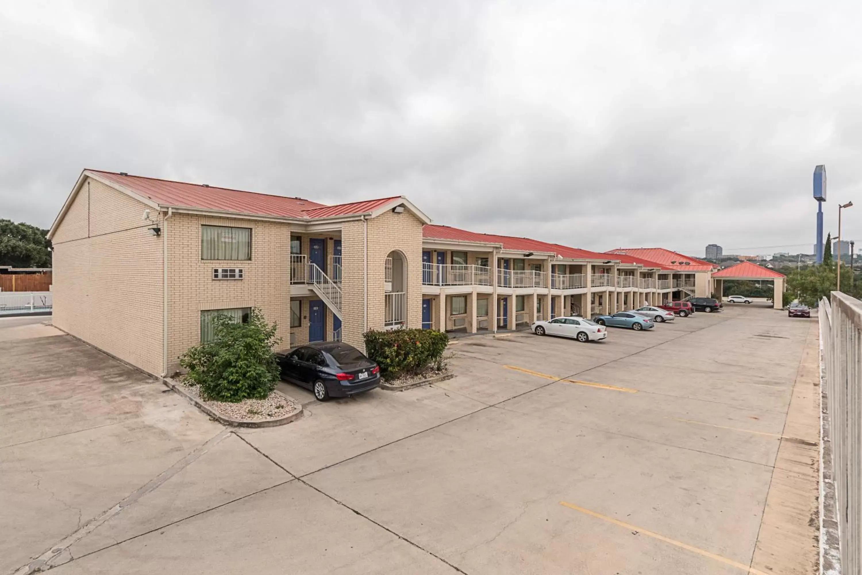 Facade/entrance, Property Building in Motel 6-San Antonio, TX - Fiesta Trails