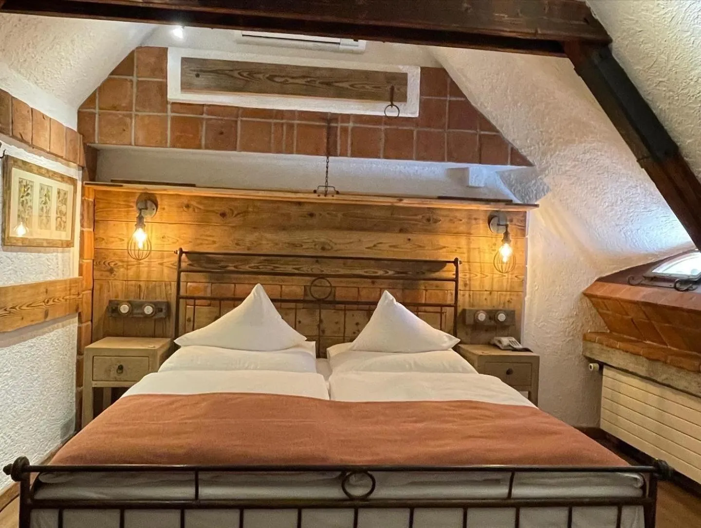 Bed in Romantik Hotel U Raka