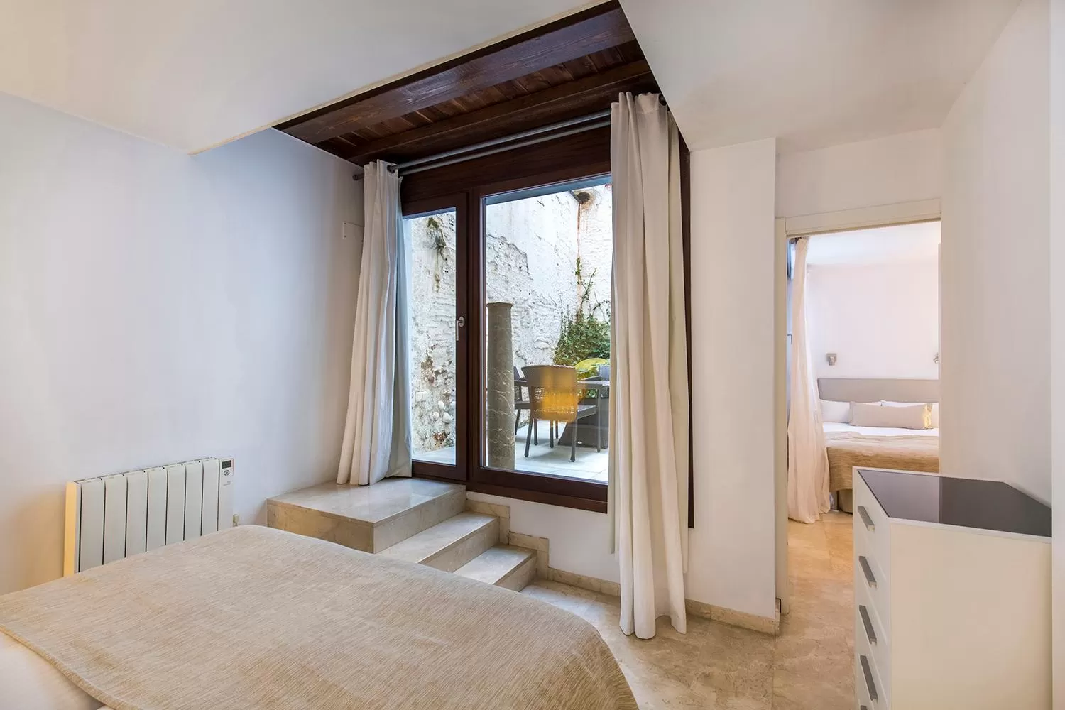 Patio, Bed in tuGuest Elvira Suites