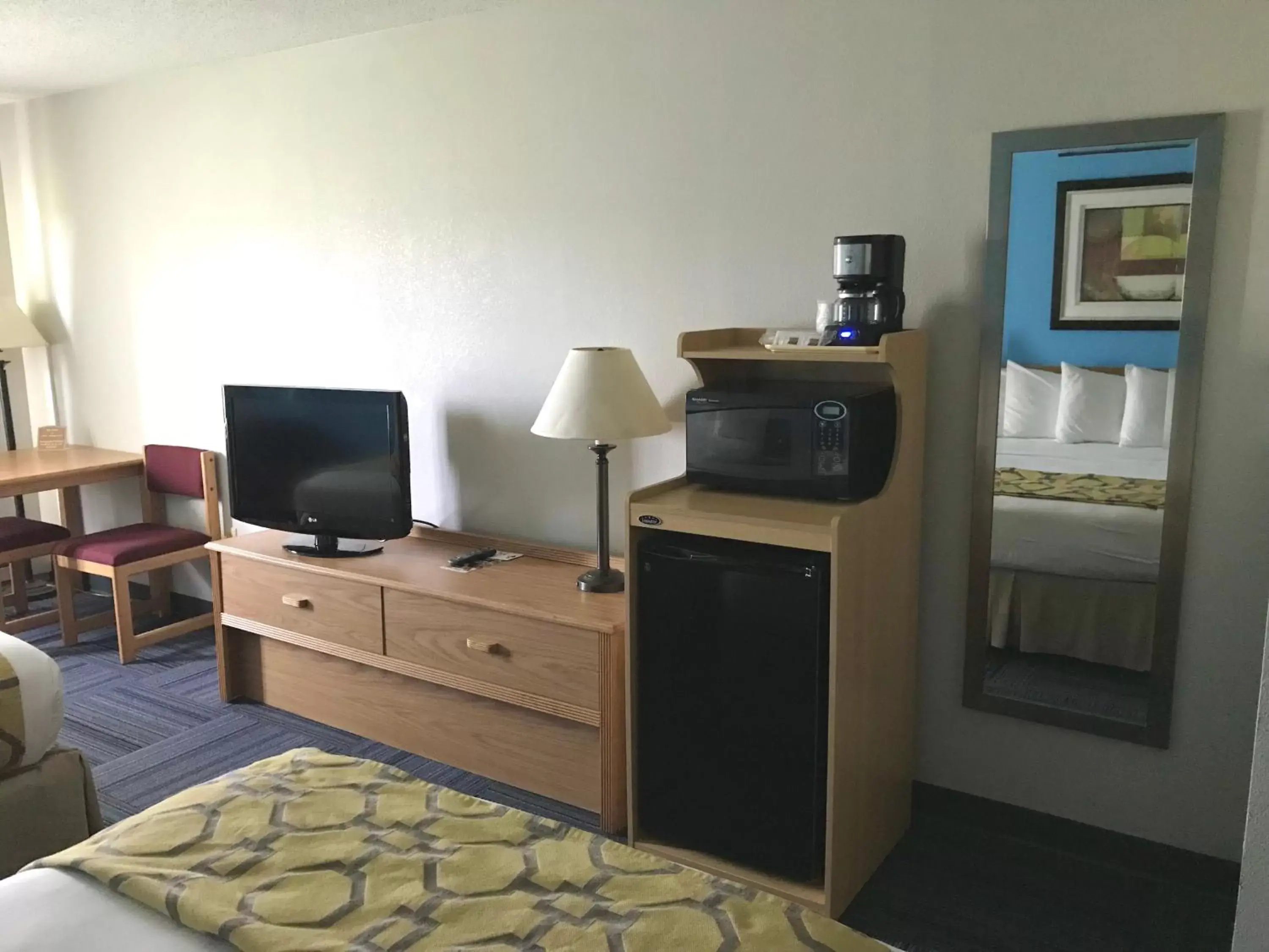 TV/Entertainment Center in Baymont by Wyndham Marinette