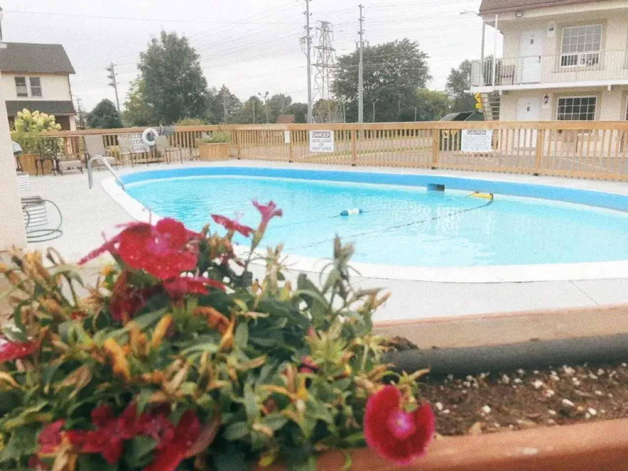 Pool view, Swimming Pool in Falls Lodge by the Falls (Formerly Knights Inn)