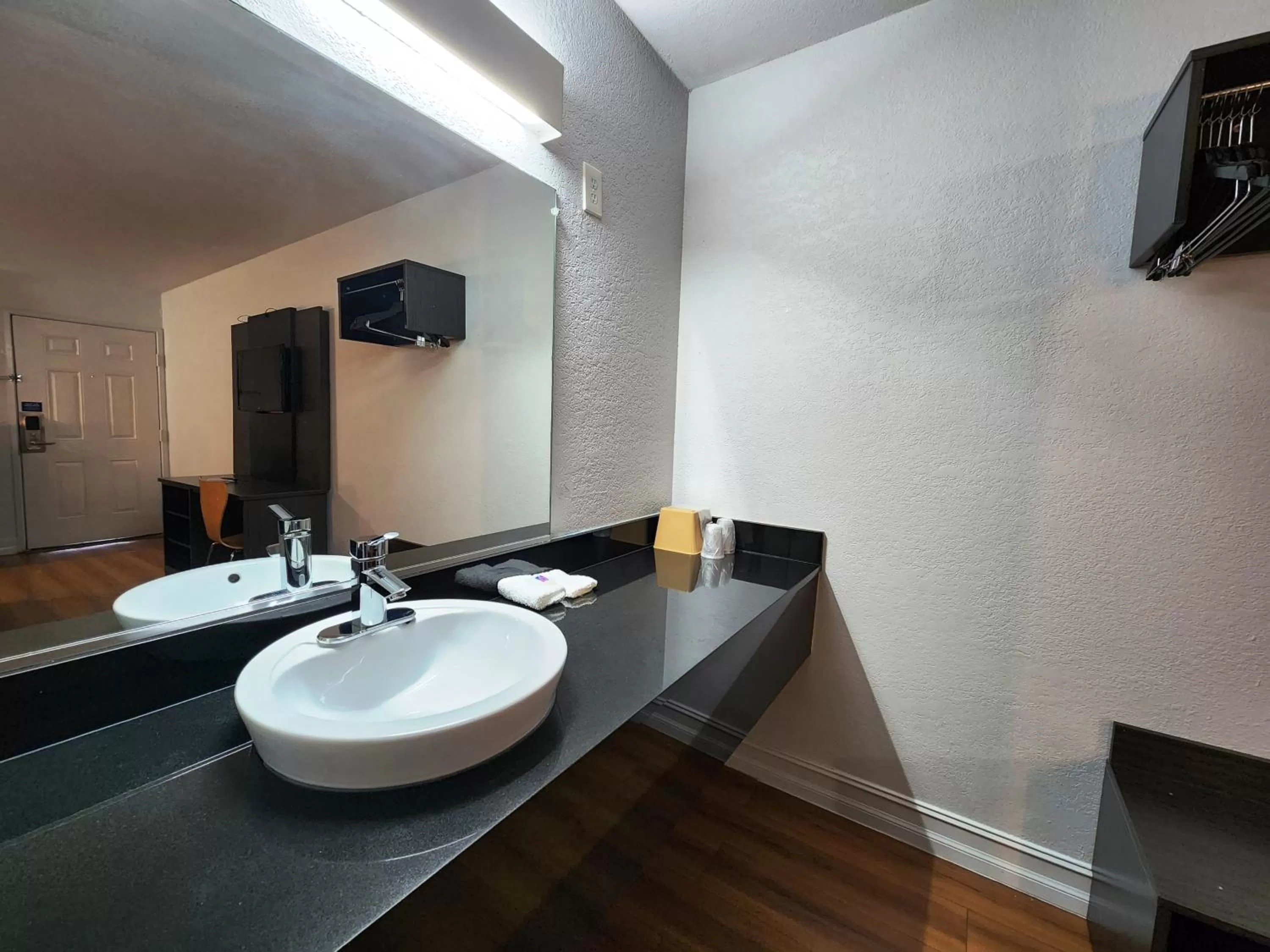 Bathroom in Motel 6 North Little Rock, AR-JFK Blvd