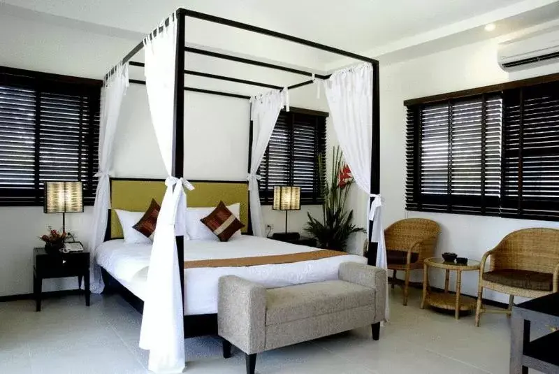 Photo of the whole room, Bed in Kuiburi Hotel & Resort