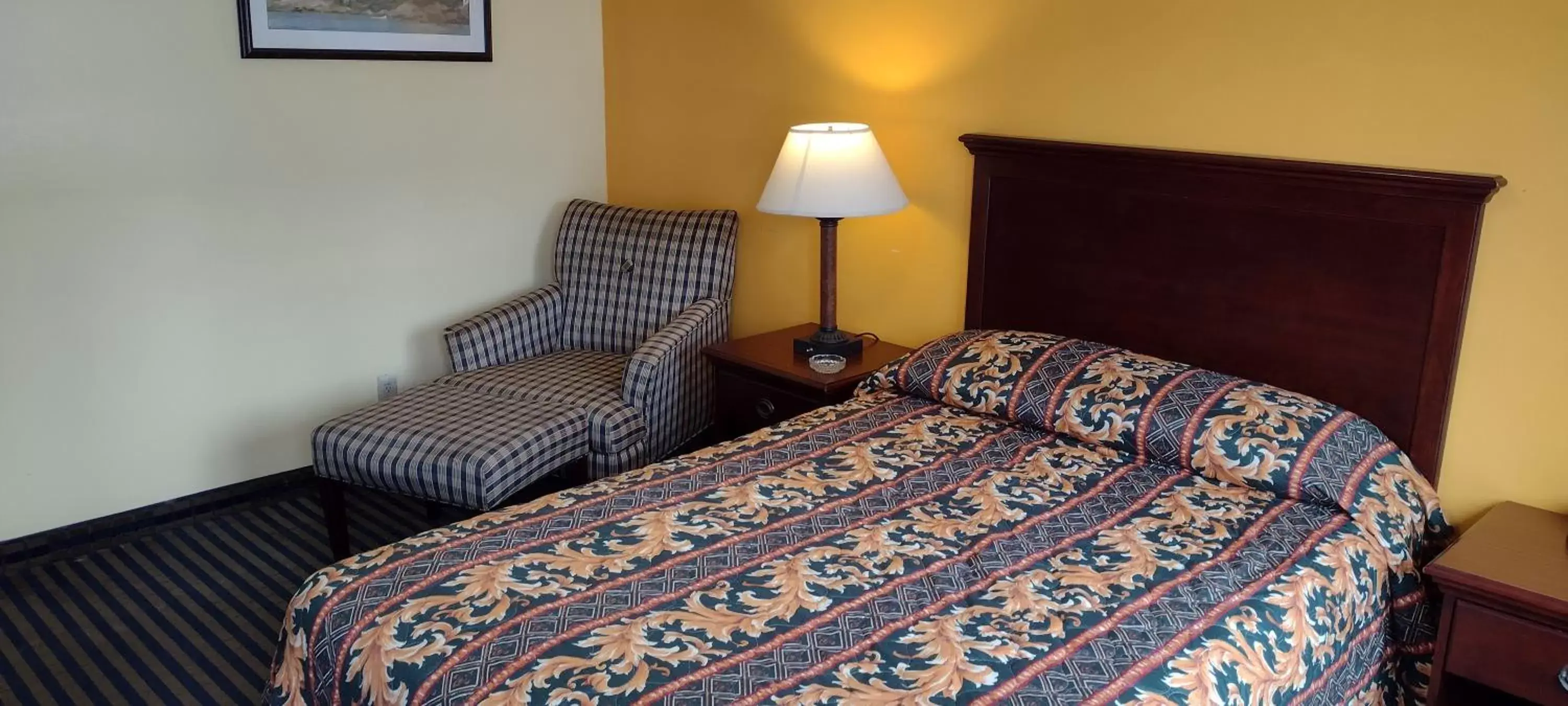 Bed in Ashford Motel