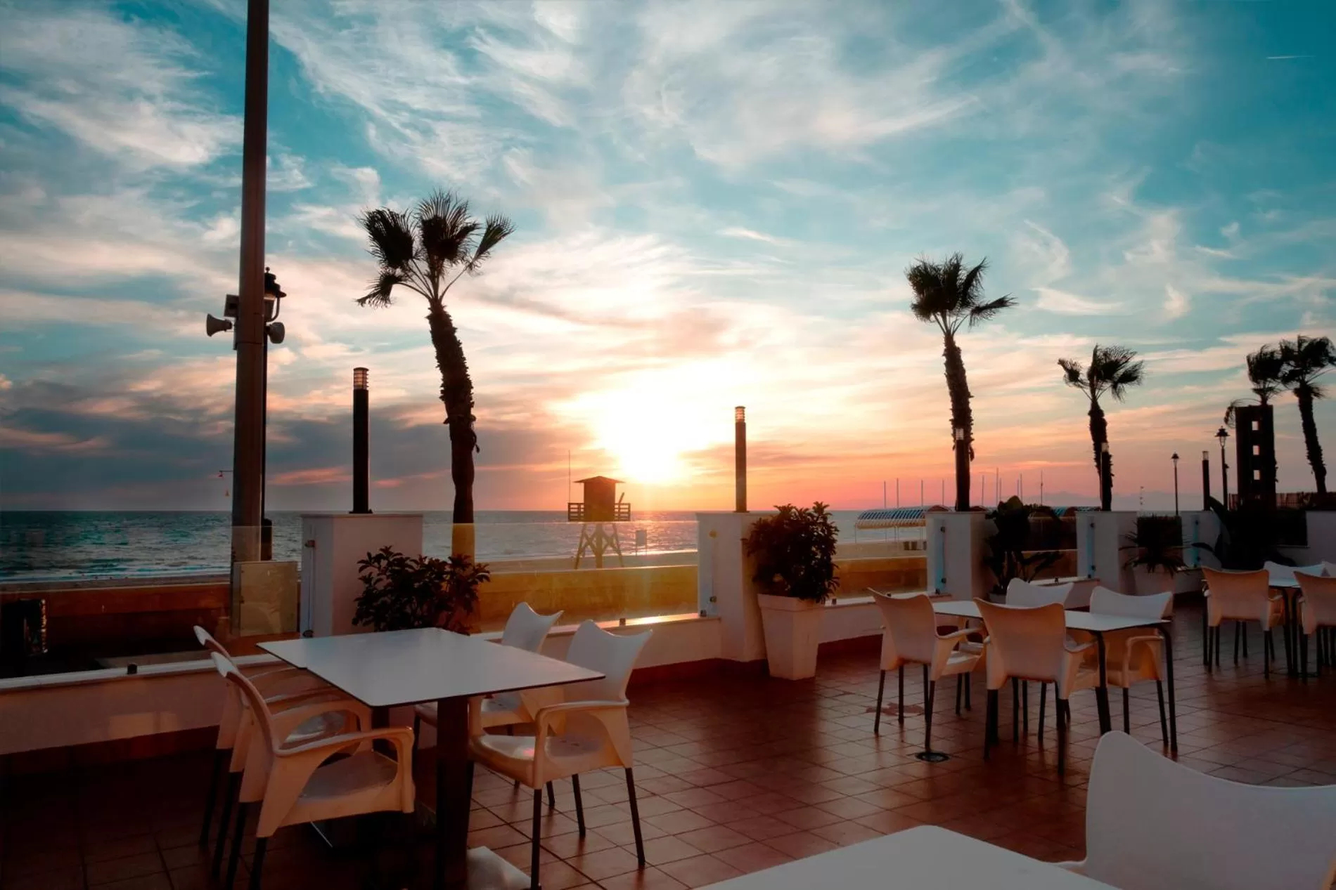 Restaurant/Places to Eat in Hotel Vértice Chipiona Mar