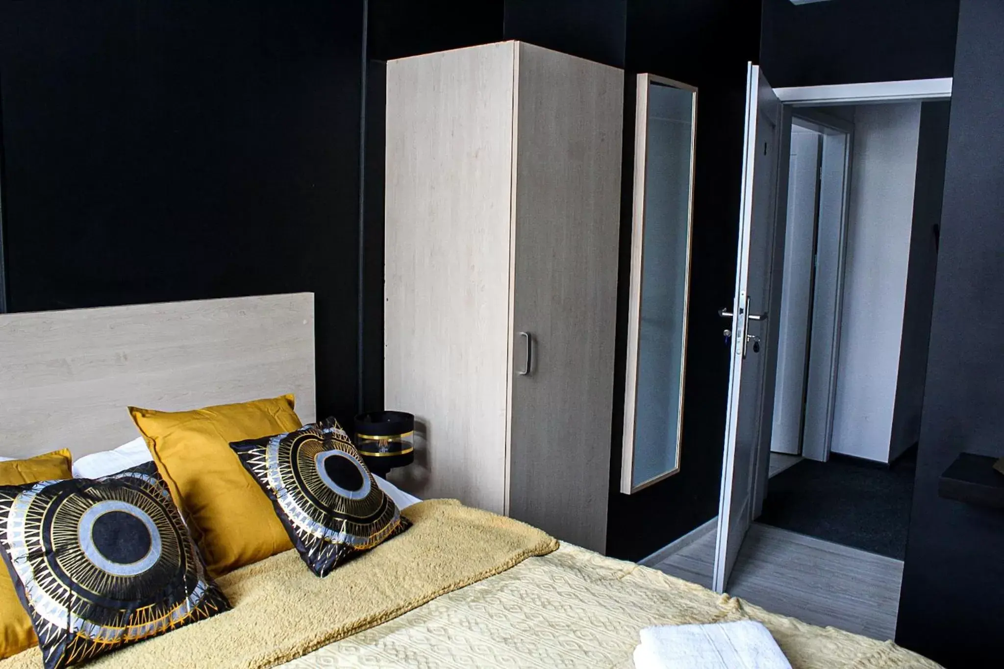 Double Room with Private Bathroom in Kazimierz Residence Apartments by Staymoovers Double Room with Private Bathroom in Kazimierz Residence Apartments by Staymoovers