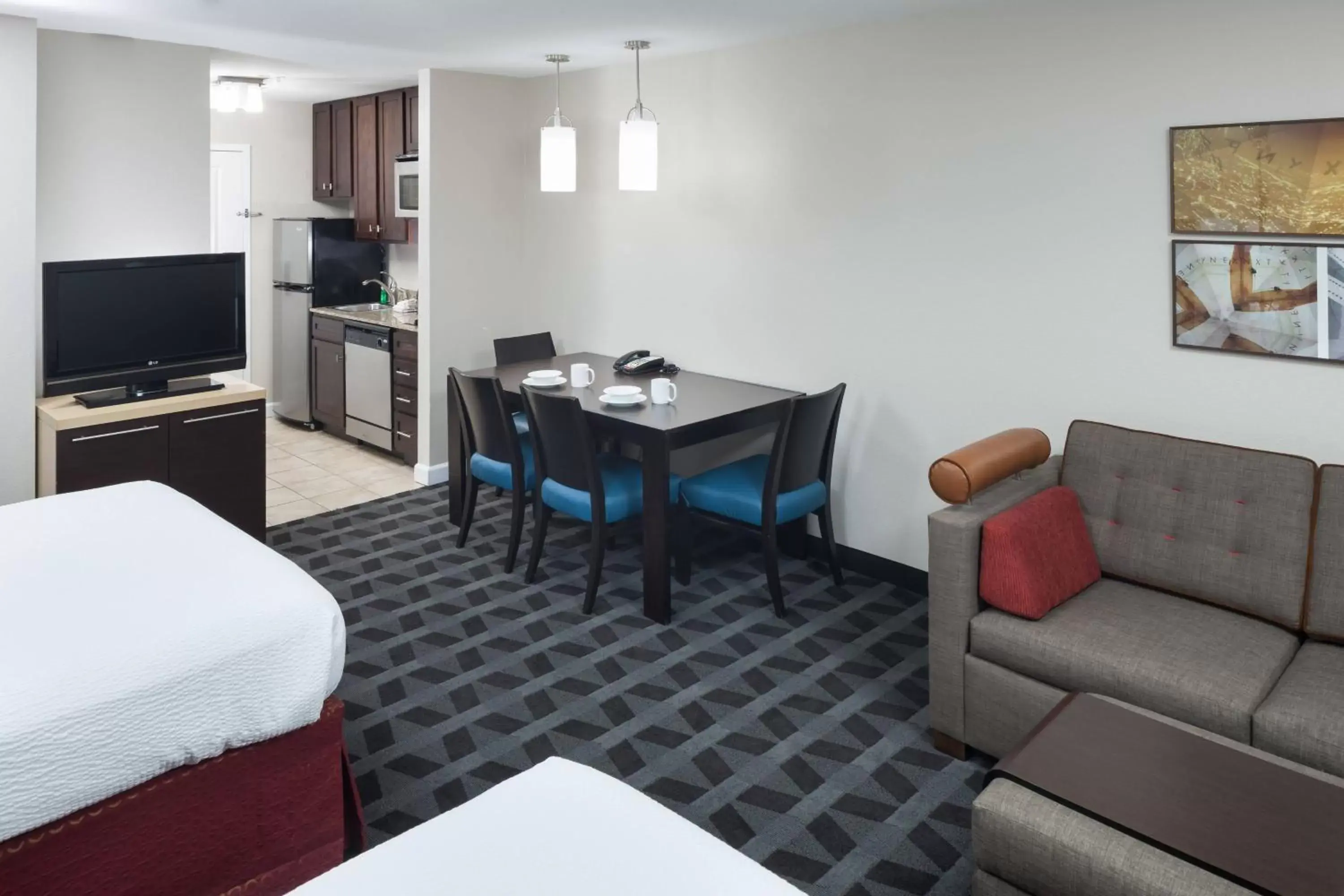 Bedroom, Seating Area in TownePlace Suites Columbia Southeast / Fort Jackson