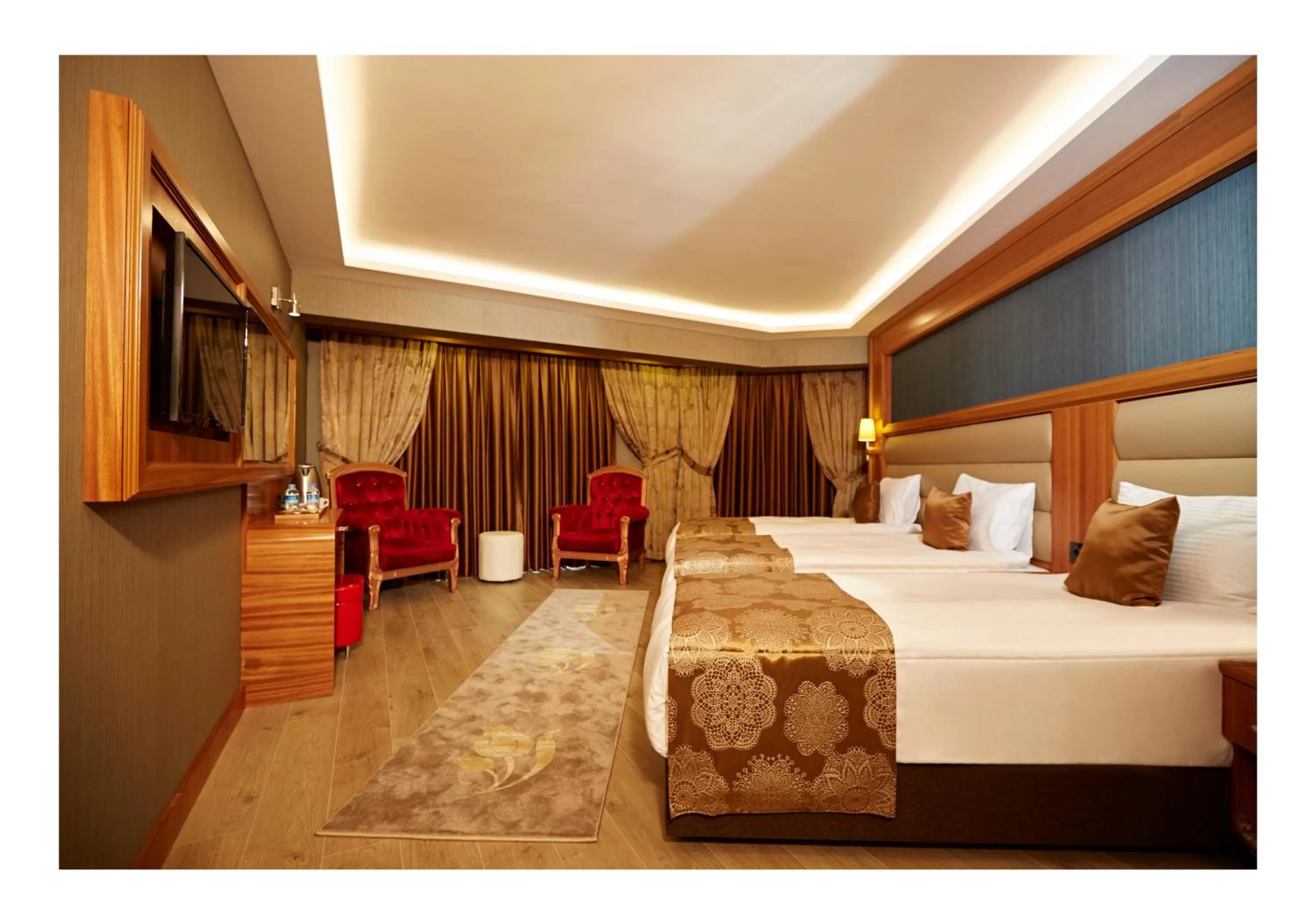 Family Room with Shared Bathroom in Ilkbal Deluxe Hotel &Spa Istanbul