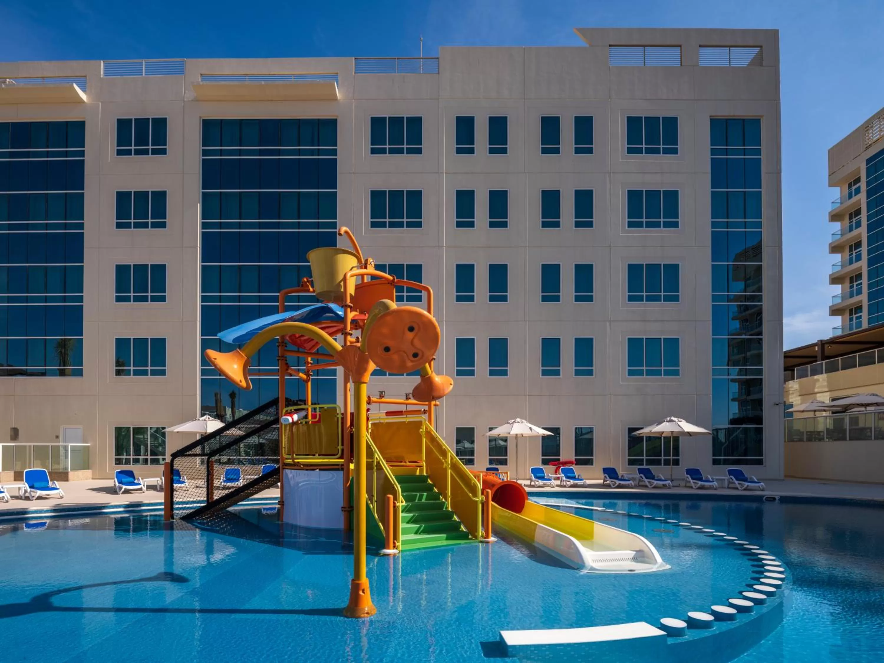 Swimming pool in Radisson Resort Ras Al Khaimah Marjan Island