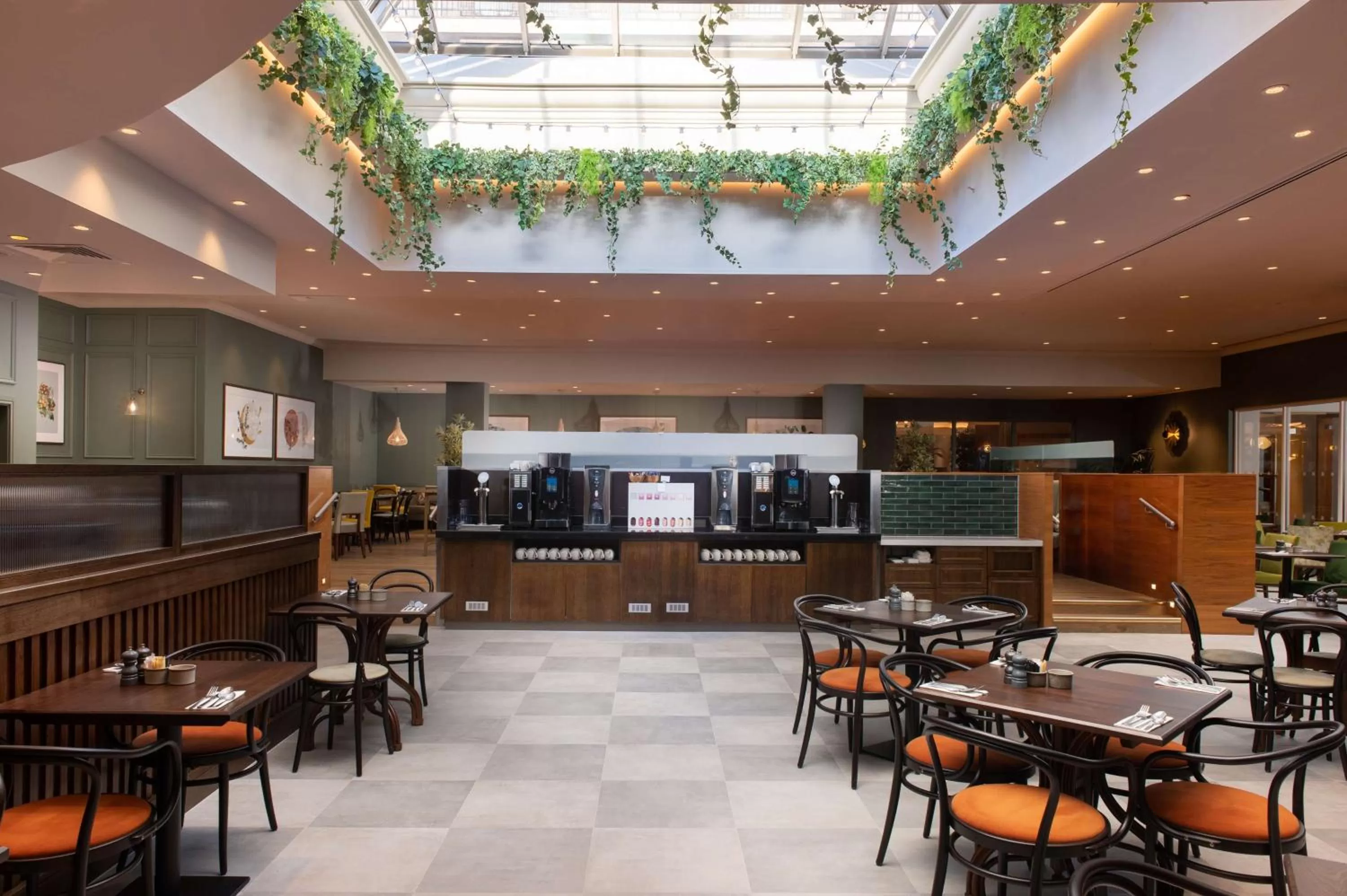 Restaurant/places to eat in Hilton Birmingham Metropole Hotel