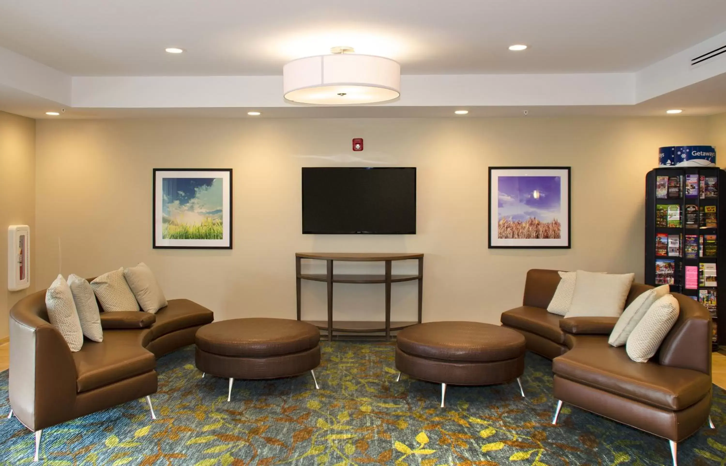 Property building, Seating Area in Candlewood Suites - Lancaster West, an IHG Hotel