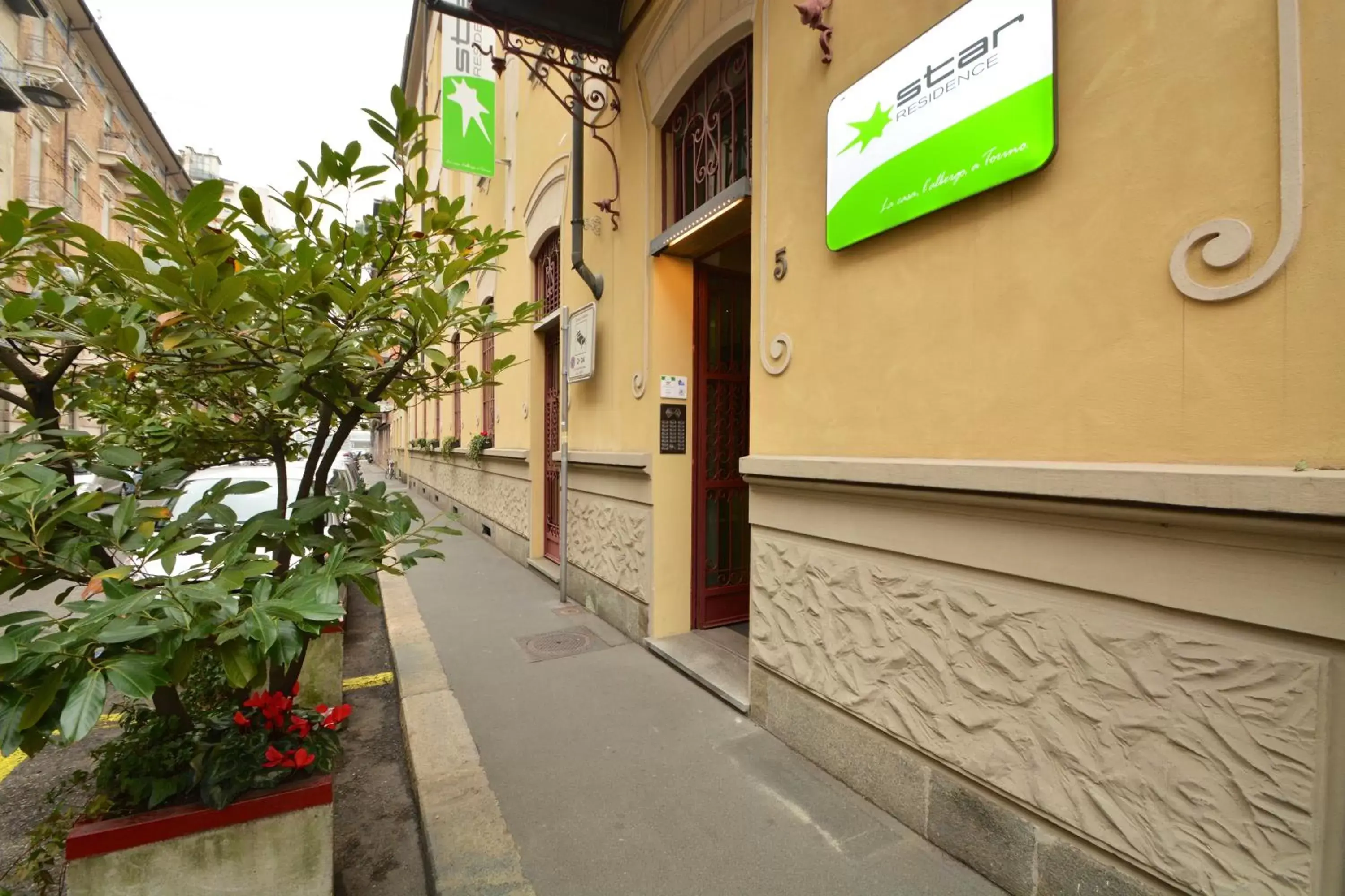 Facade/entrance in Residence Star Facade/entrance in Residence Star