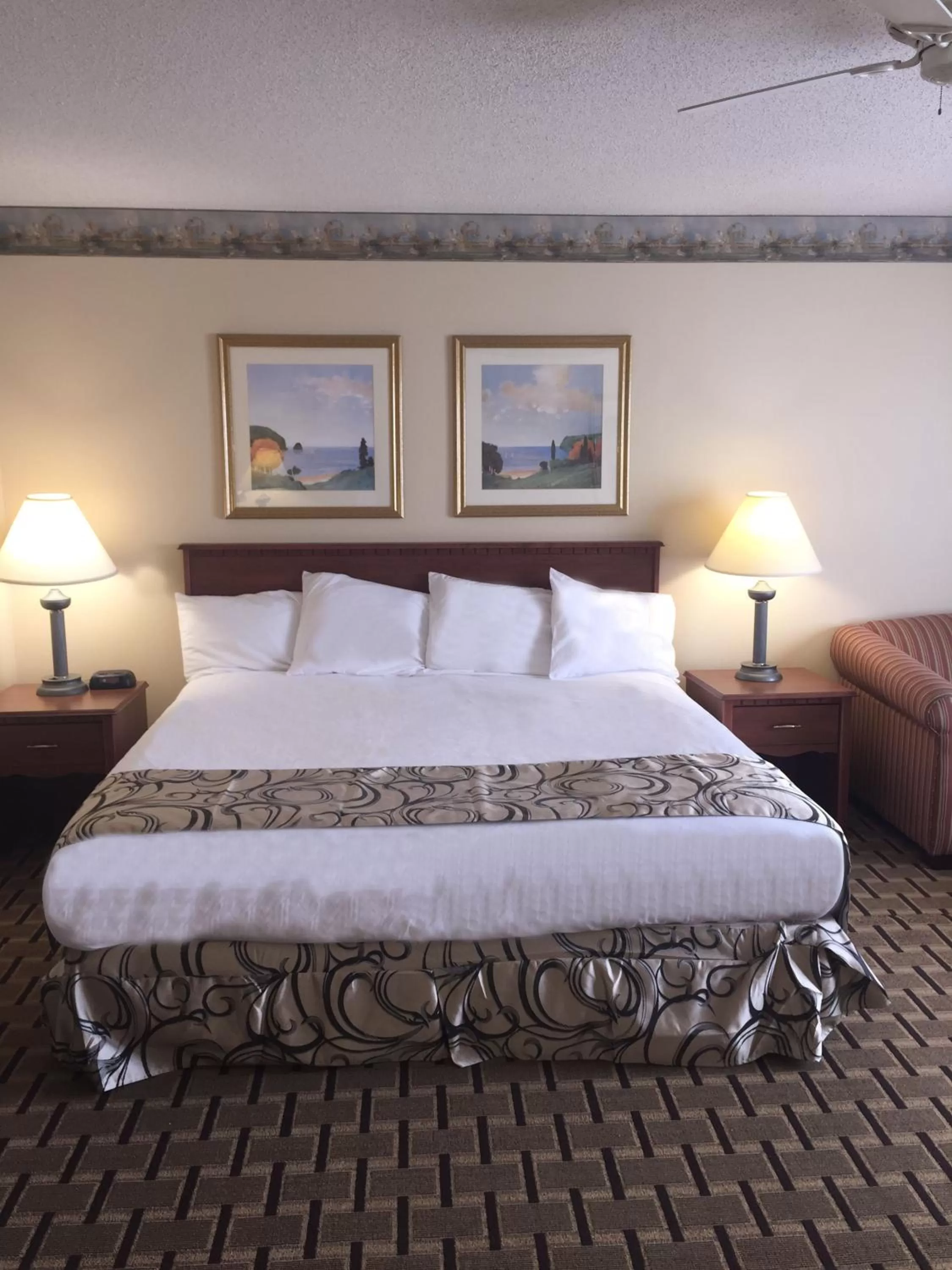 Bed in Baymont by Wyndham Waterford/Burlington WI