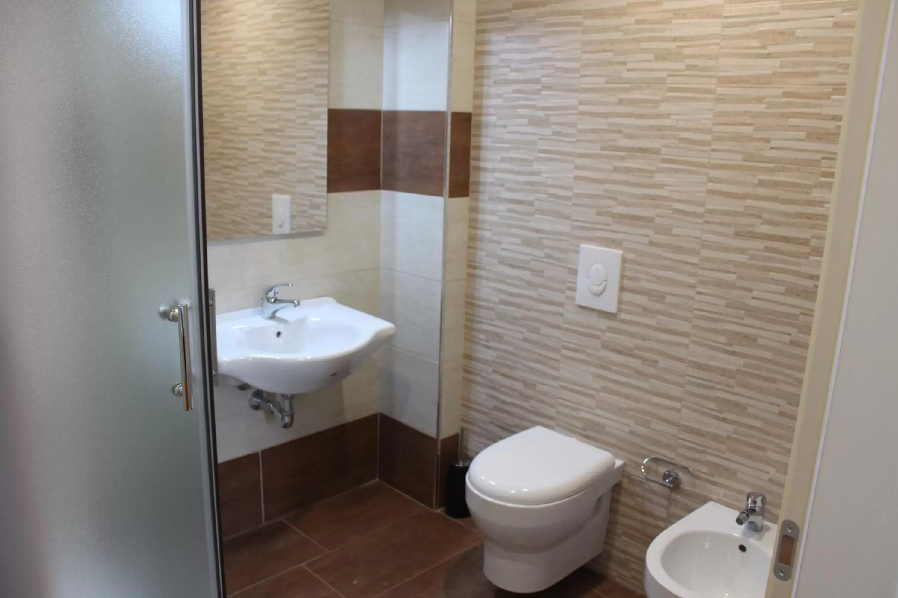 Shower, Bathroom in Hotel Giacosa