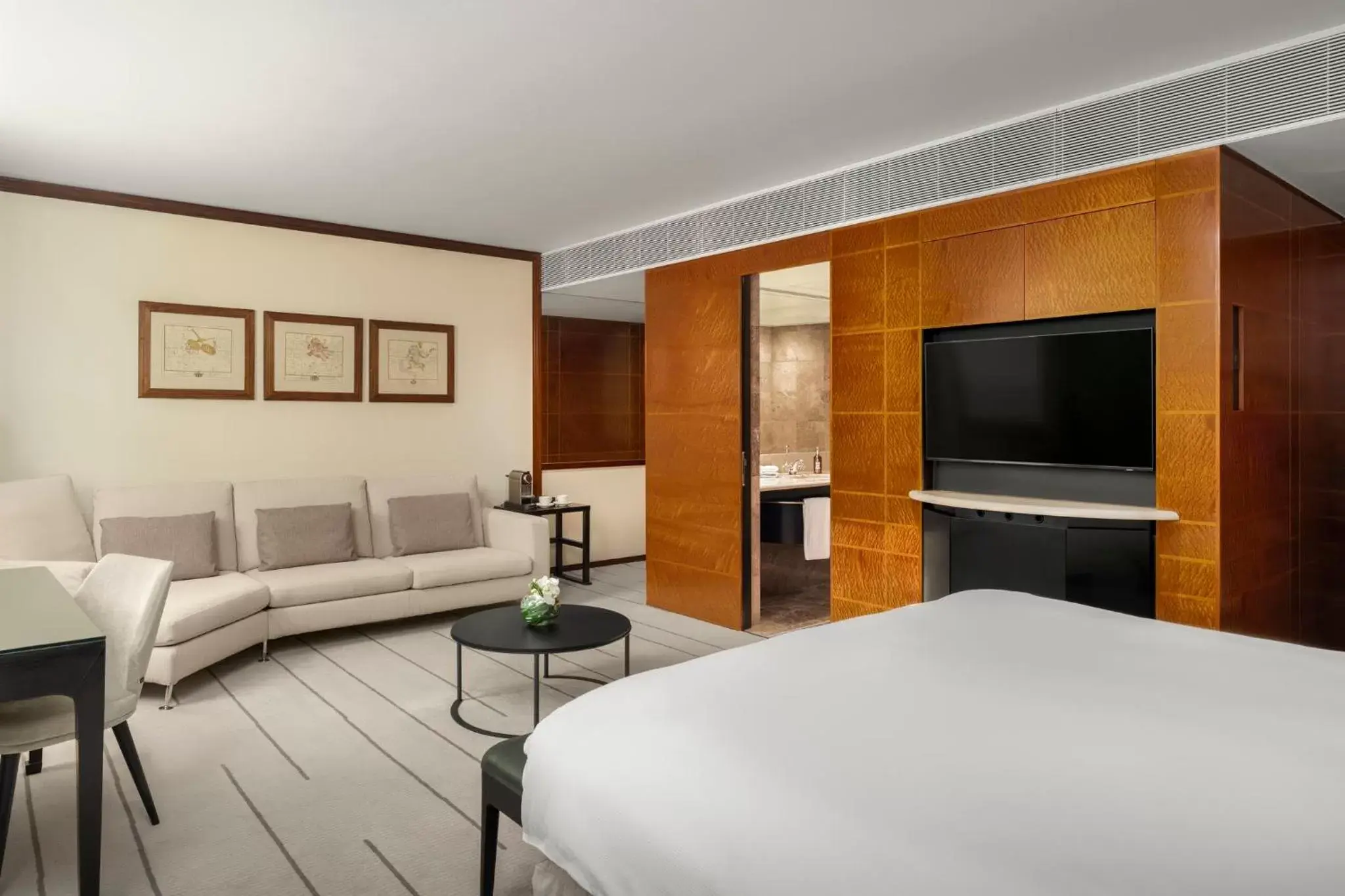 Photo of the whole room in COMO The Halkin Photo of the whole room in COMO The Halkin