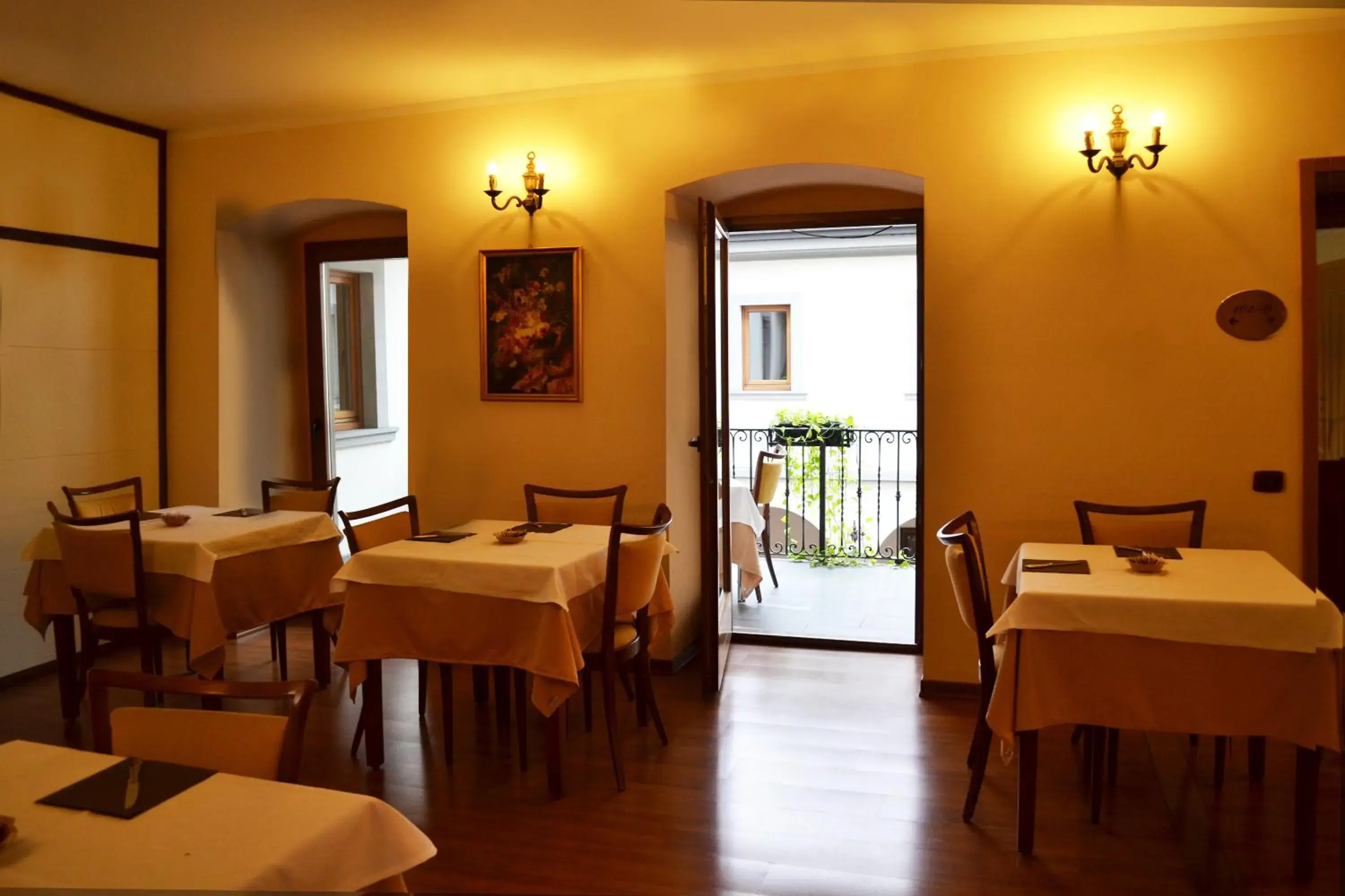 Restaurant/Places to Eat in Hotel Sebino