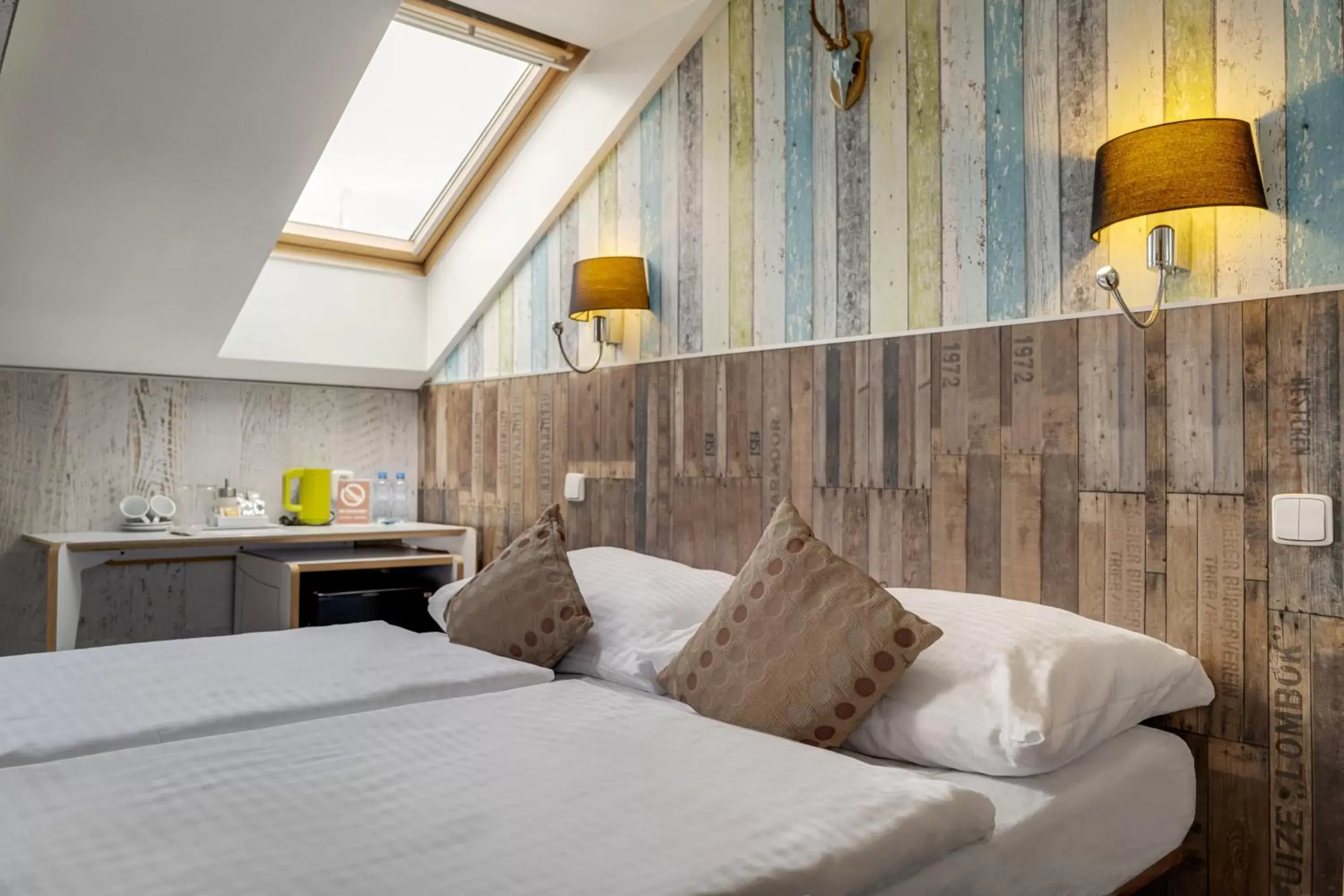 Bed in Royal Court Hotel Bed in Royal Court Hotel