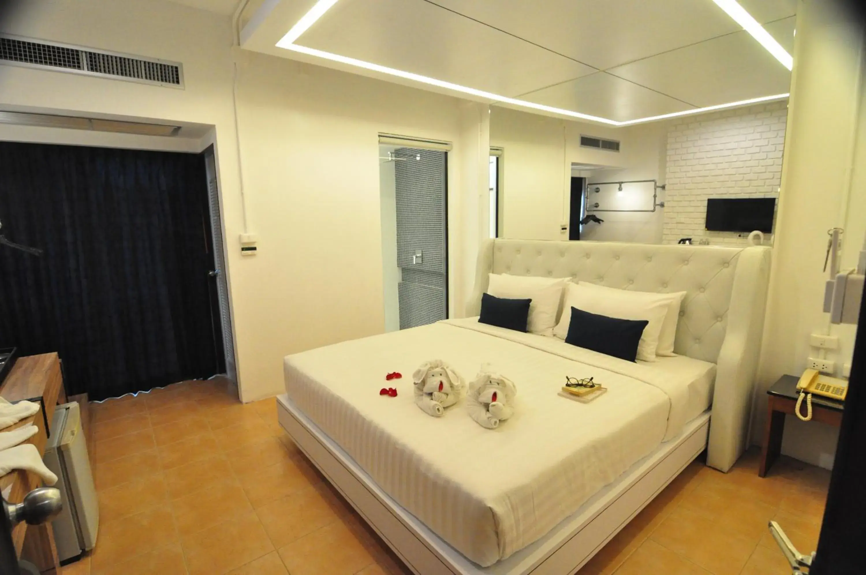 Bed in Forty Winks Phuket Hotel Bed in Forty Winks Phuket Hotel