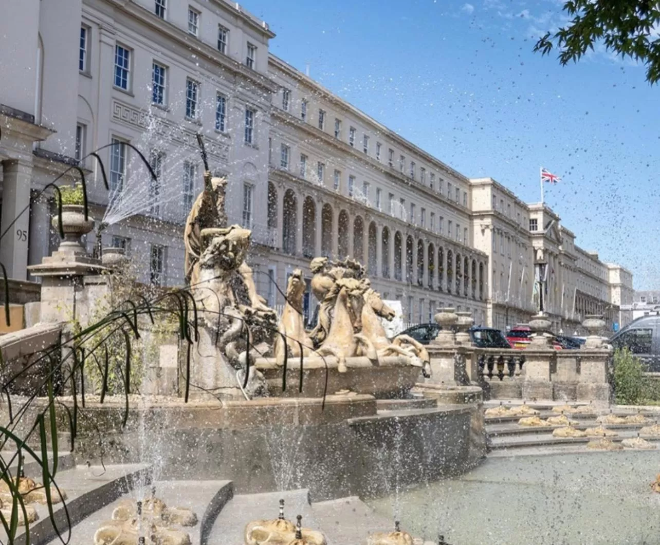 Property building in 81 Promenade Cheltenham