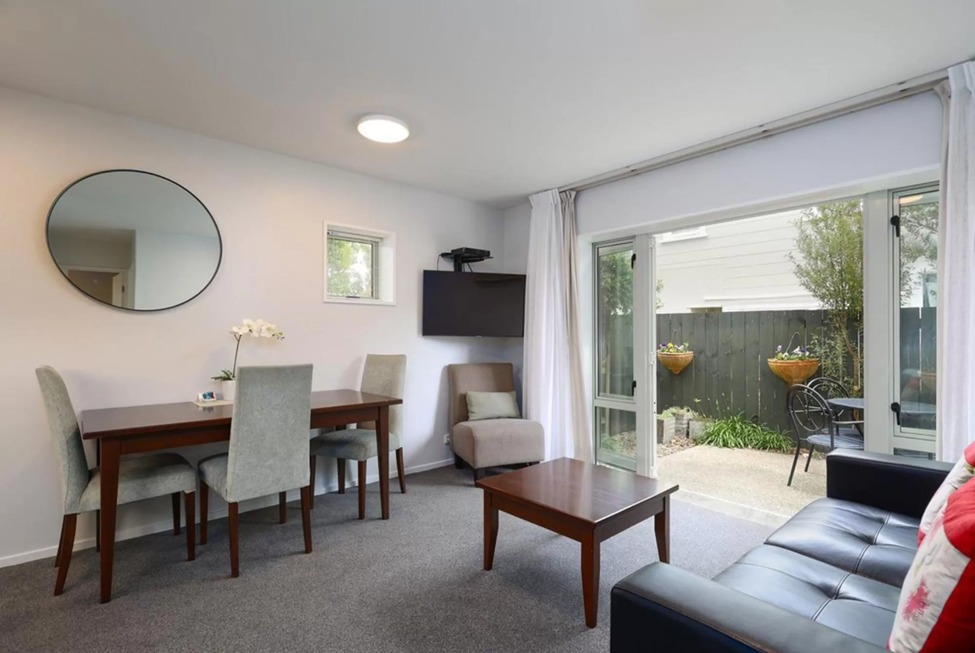 Living room in Chelsea Park Motor Lodge