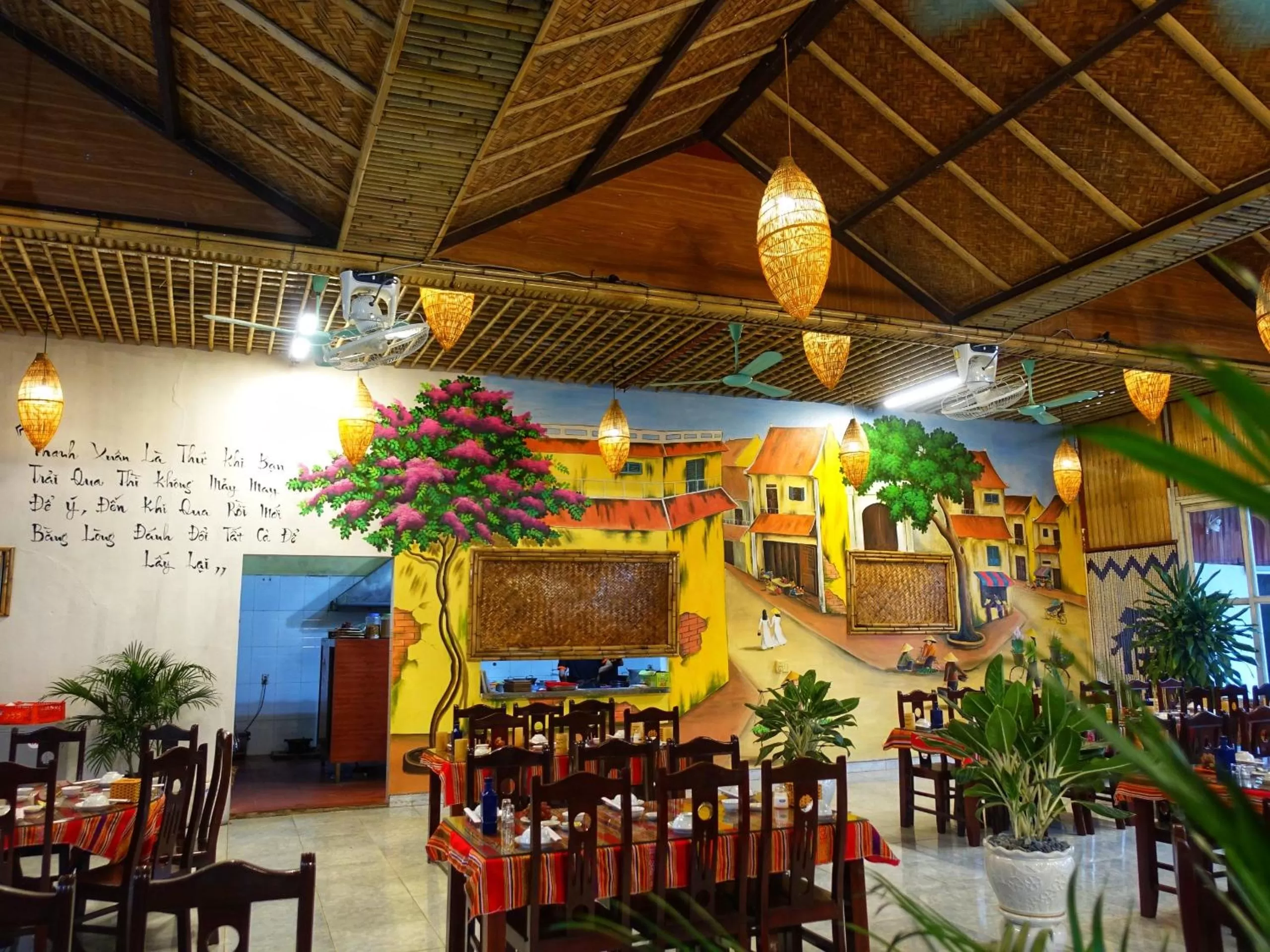 Restaurant/places to eat in Trang An Lotus Lake Homestay