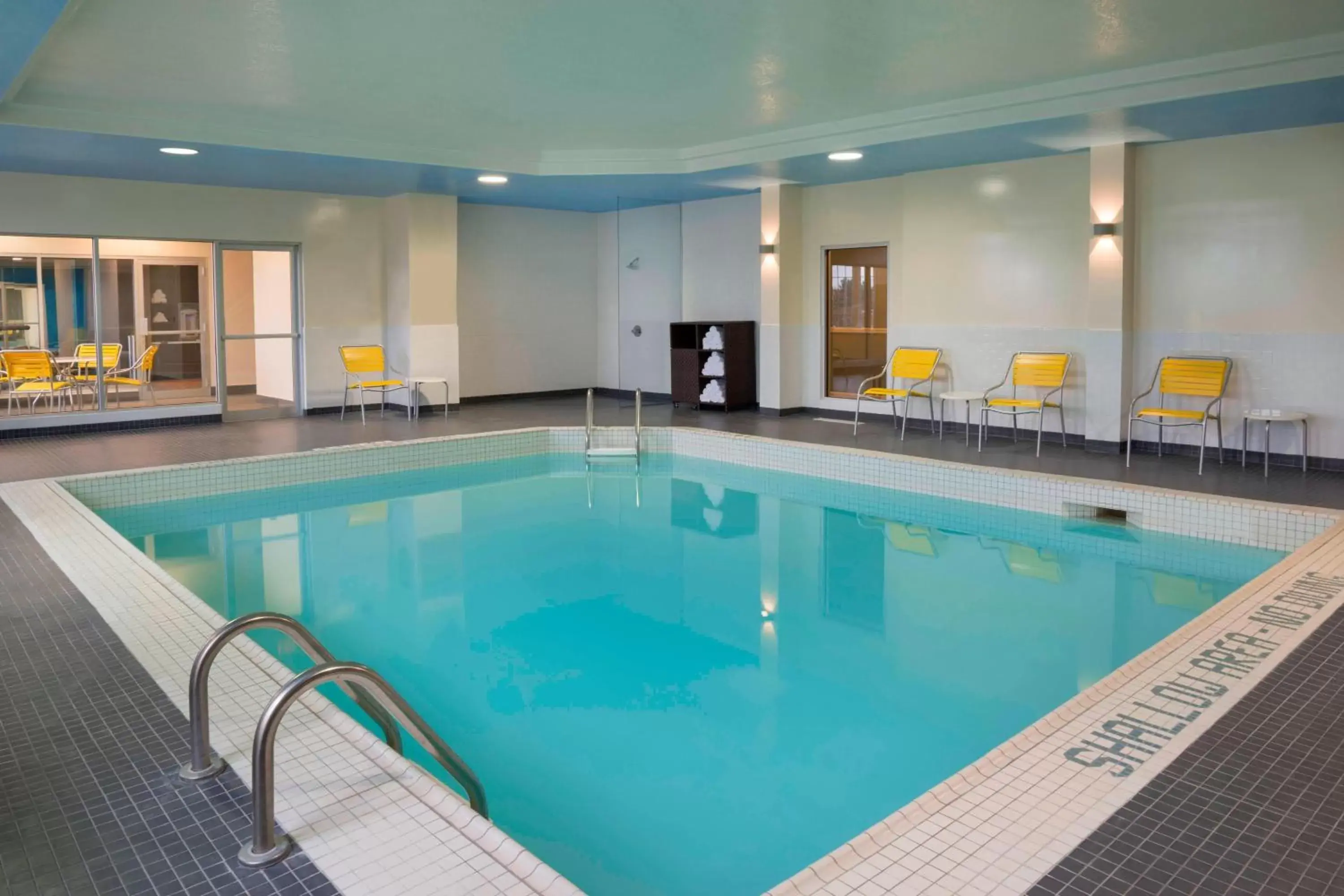 Swimming Pool in Fairfield Inn & Suites by Marriott Ottawa Kanata