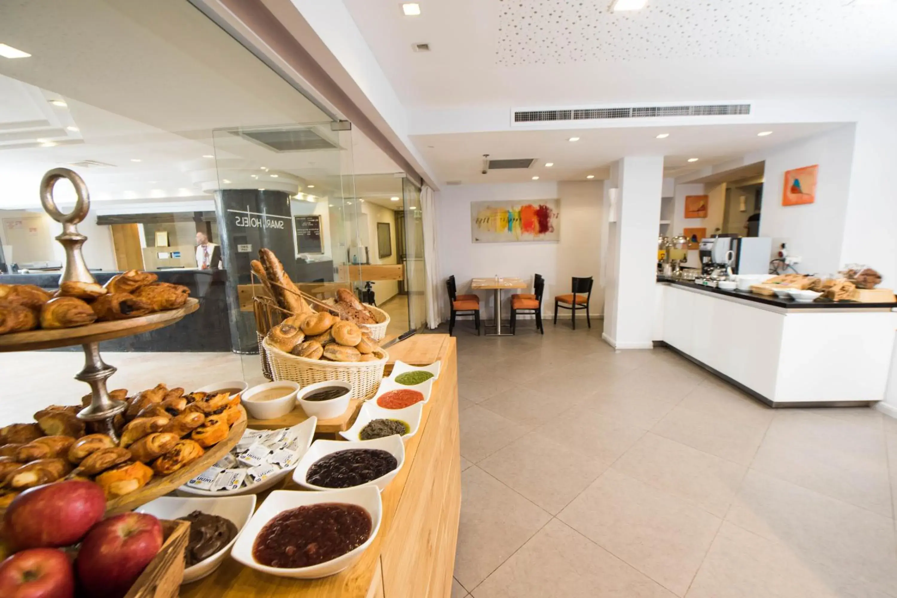 Food and drinks, Lobby/Reception in Montefiore Hotel By Smart Hotels
