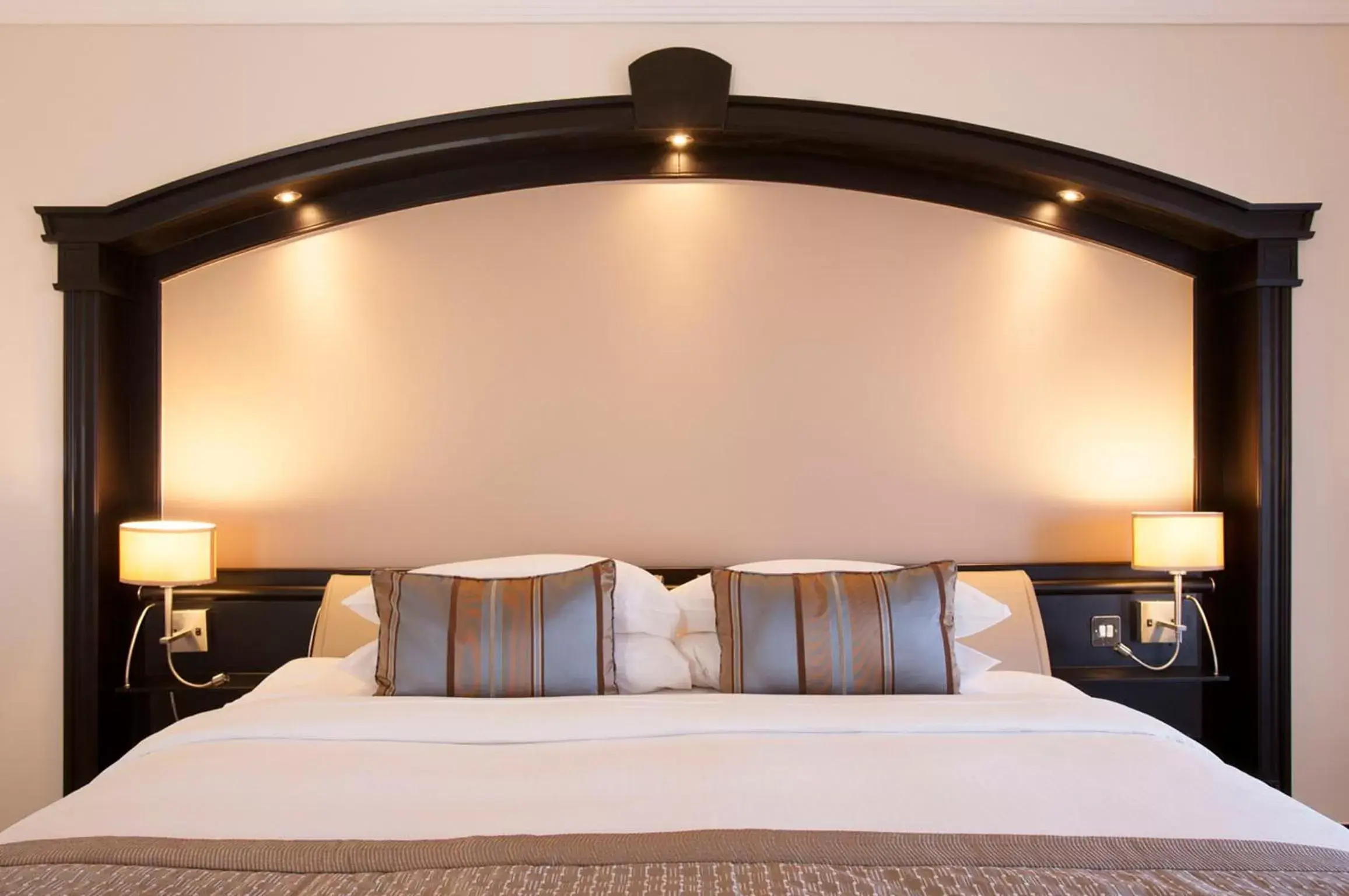 Bedroom, Bed in Danat Al Ain Resort