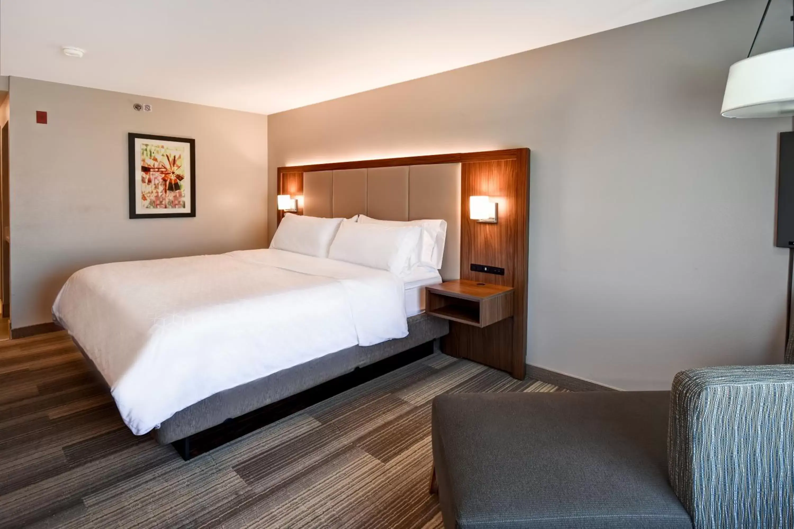 Bed in Holiday Inn Express & Suites Schererville, an IHG Hotel
